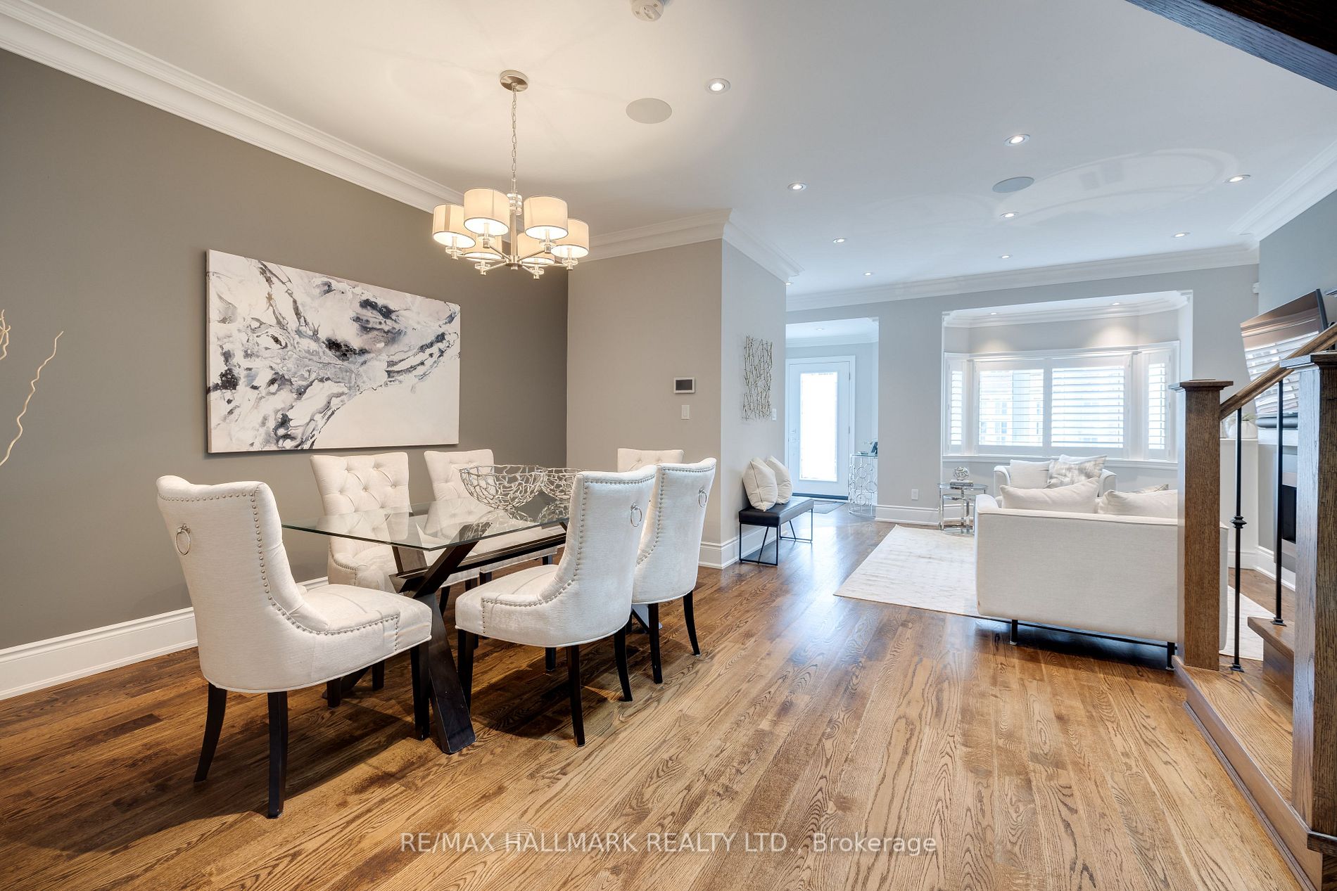 341 Castlefield Ave