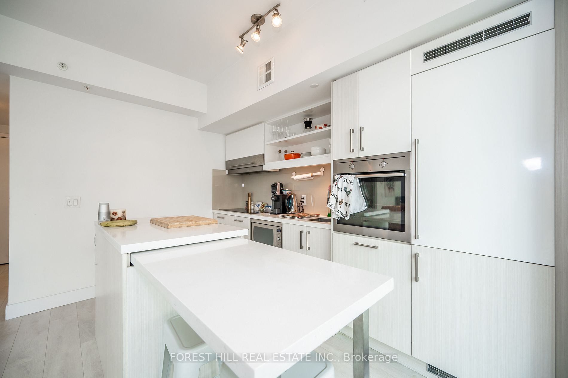 39 Sherbourne Street, #1109