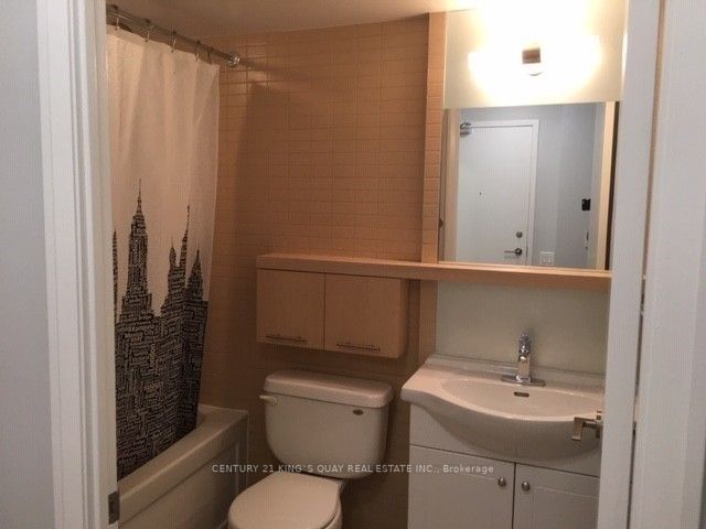 25 Carlton Street, #801