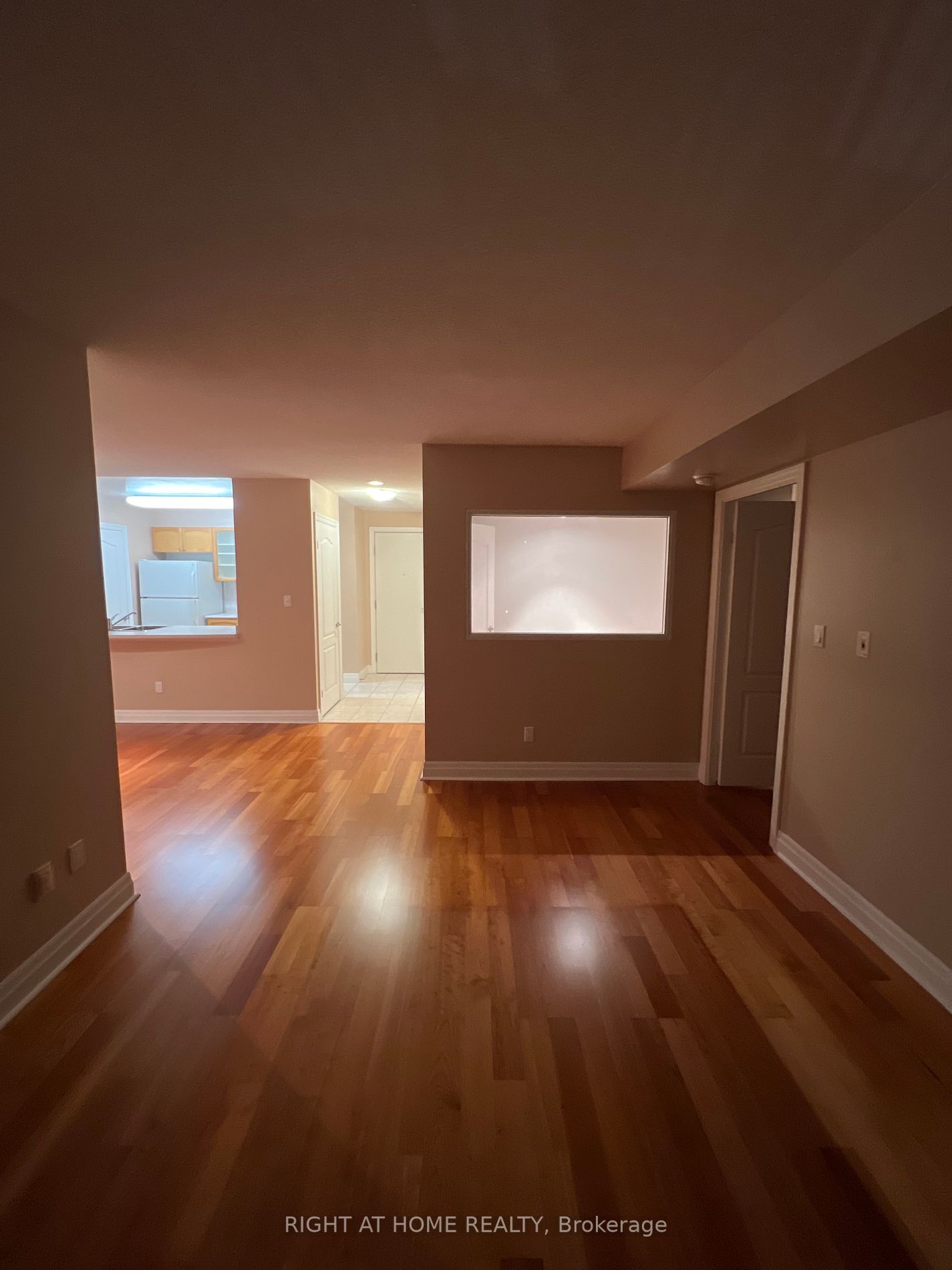 188 Doris Ave, #608