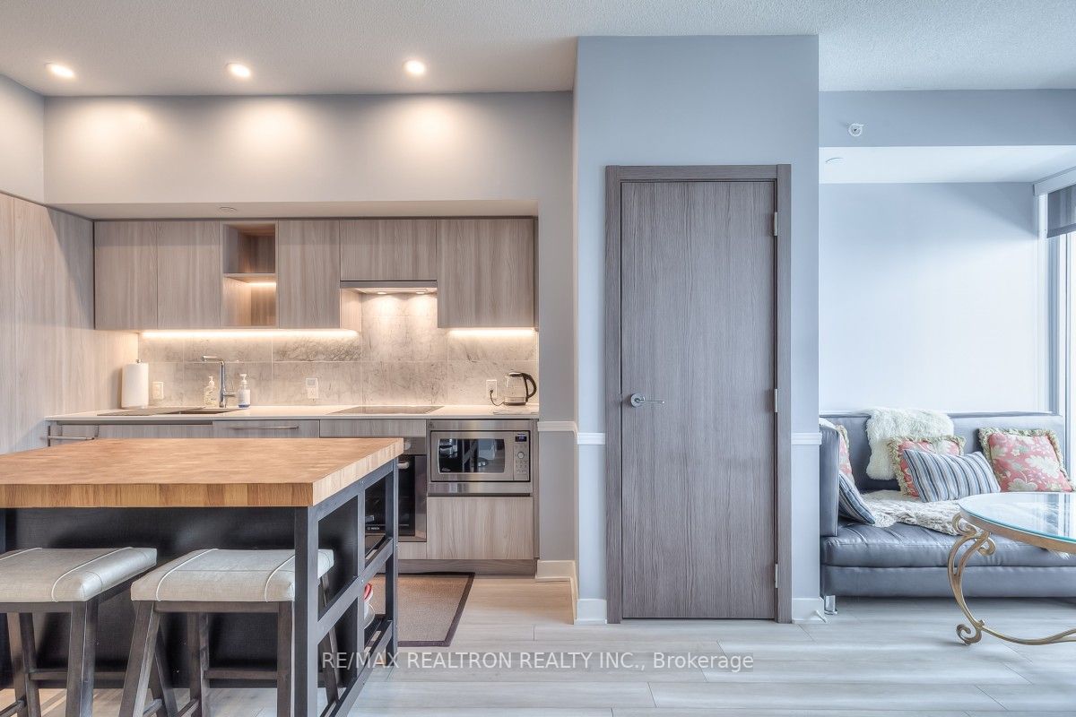 17 Bathurst Street, #4212