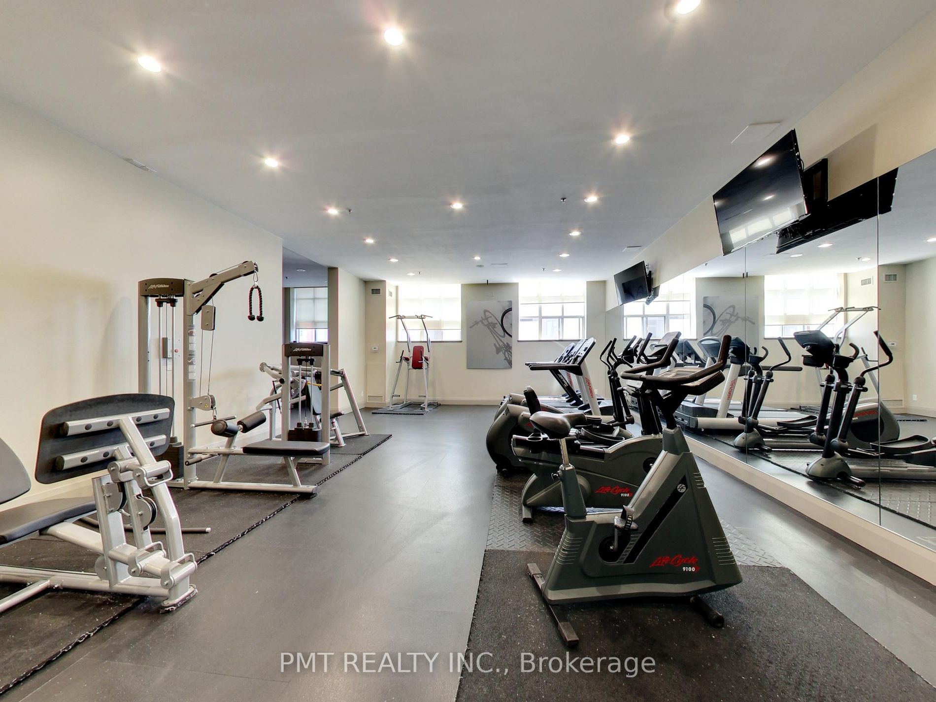 438 Richmond St W, #306