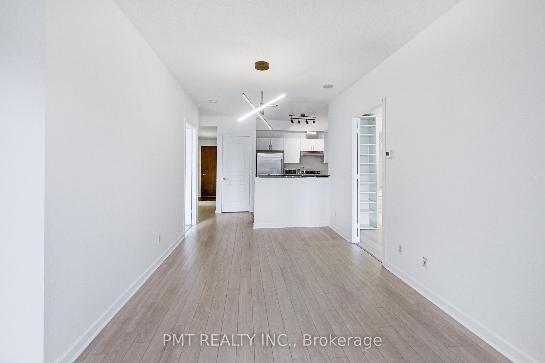 438 Richmond St W, #306
