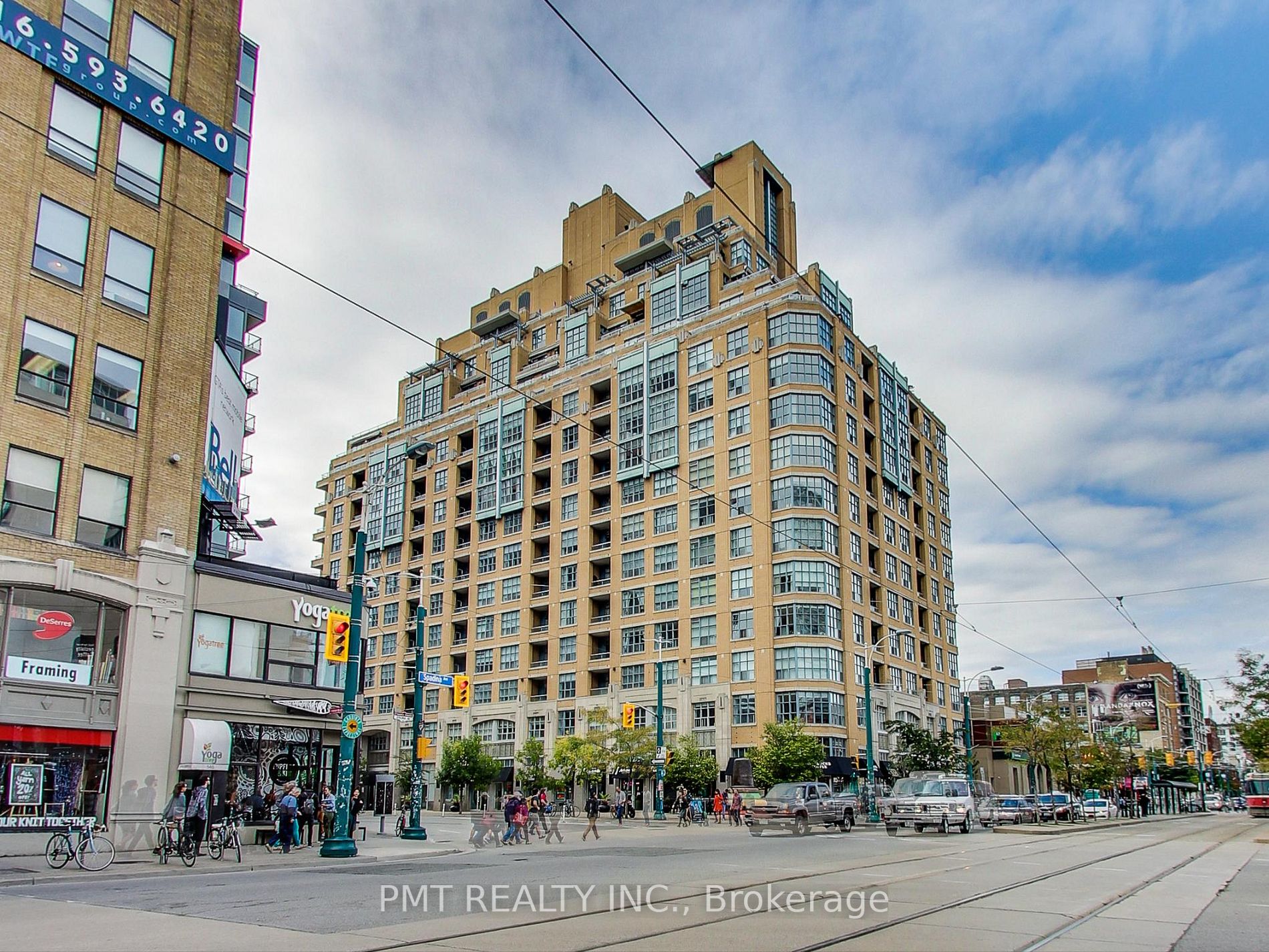 438 Richmond St W, #306