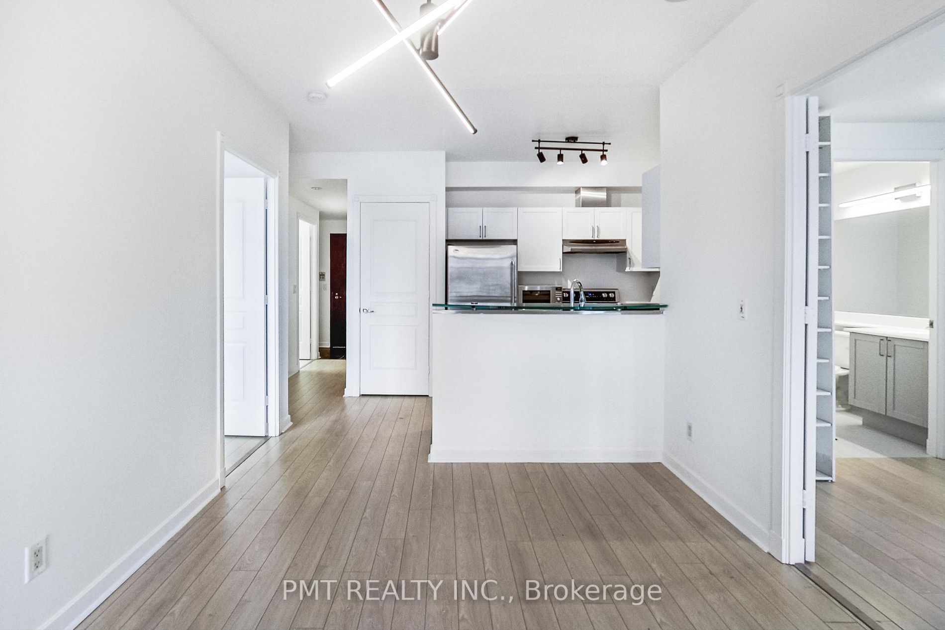 438 Richmond St W, #306