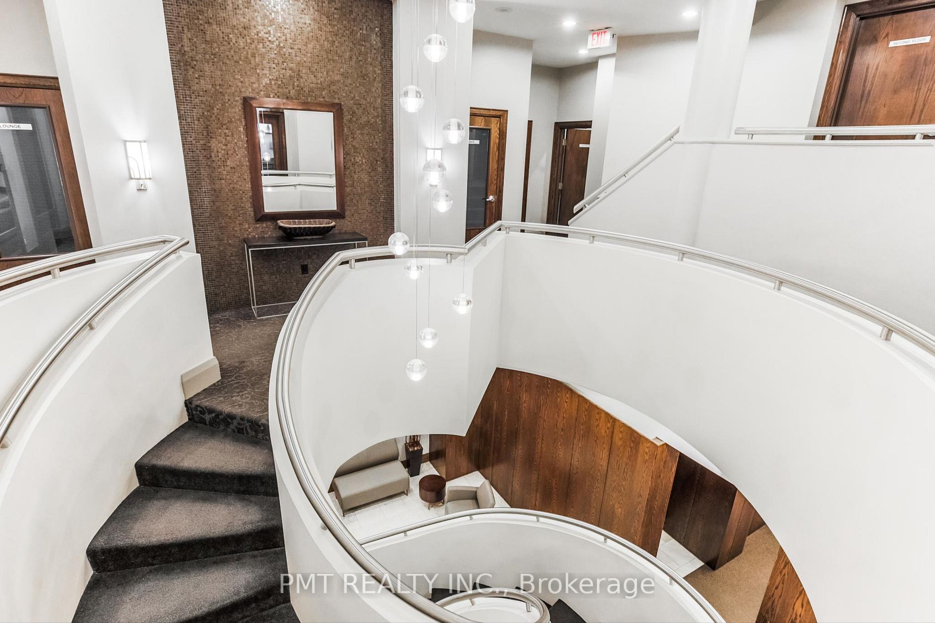 438 Richmond St W, #306
