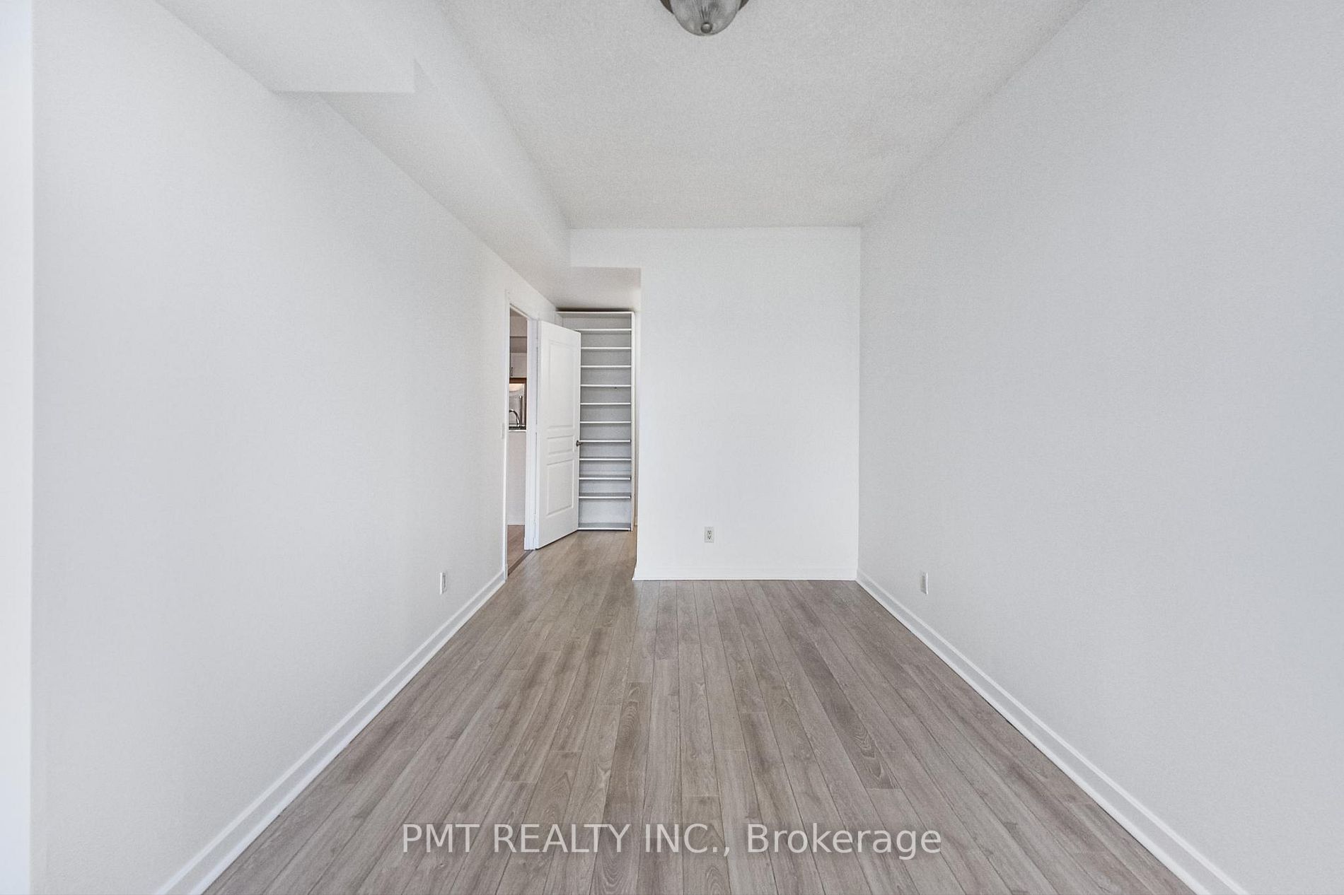 438 Richmond St W, #306