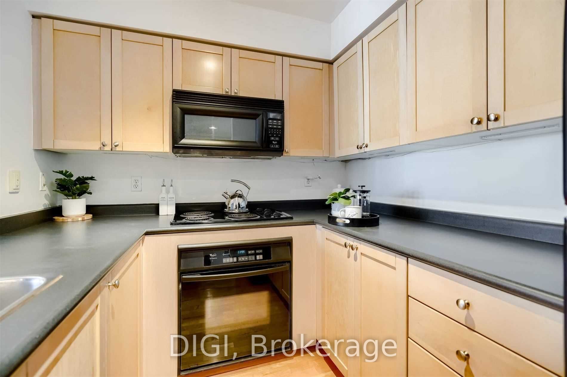 311 Richmond St E, #605