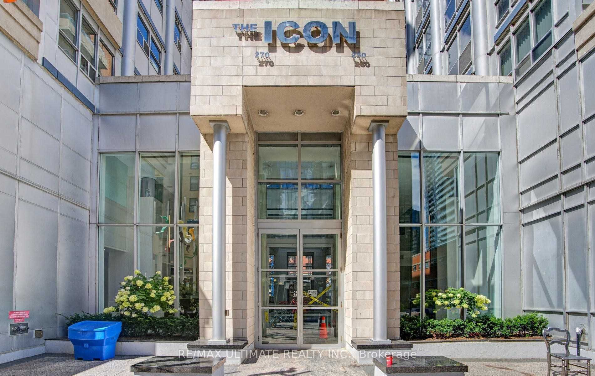 270 Wellington St W, #1117