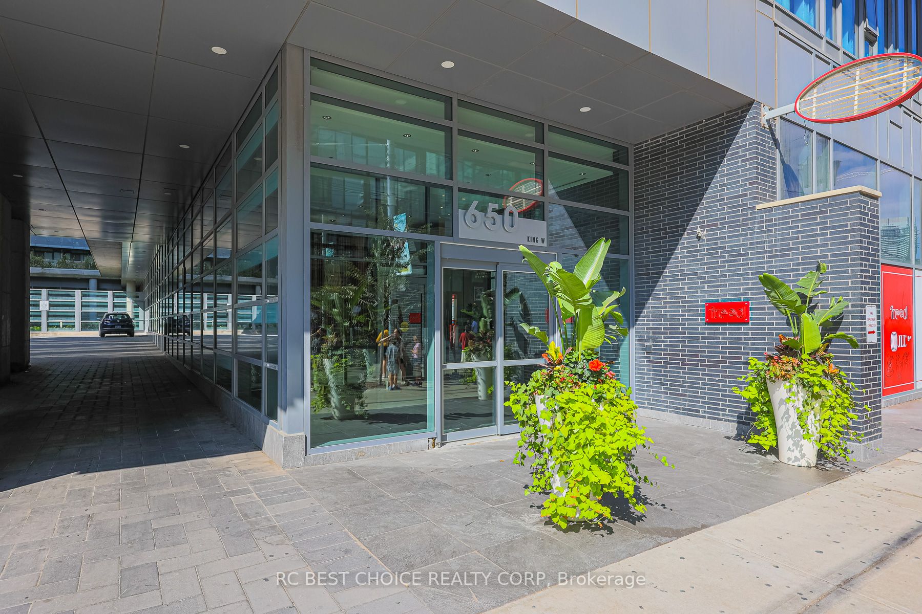 650 King St W, #410