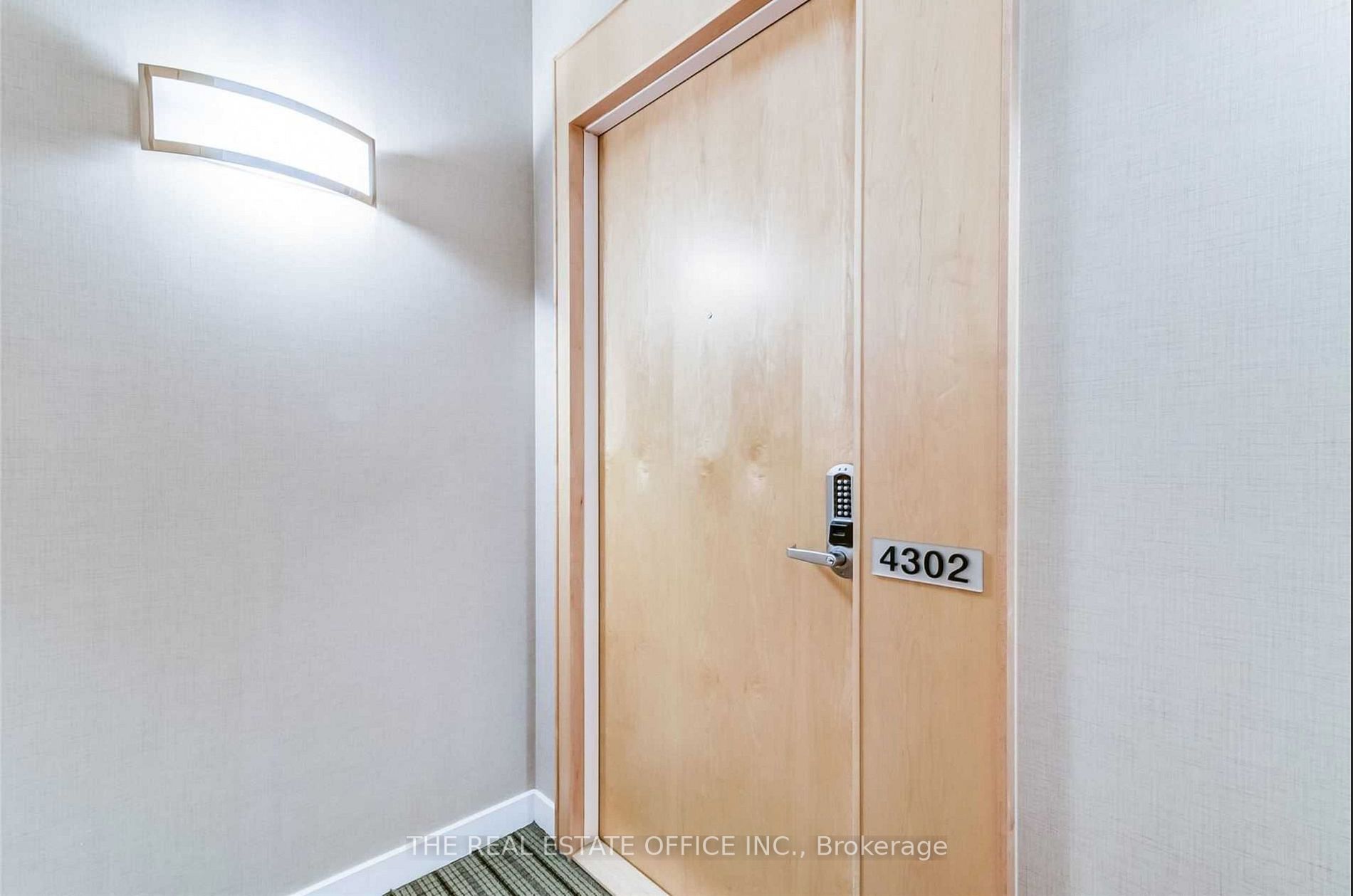 65 Bremner Blvd, #4302