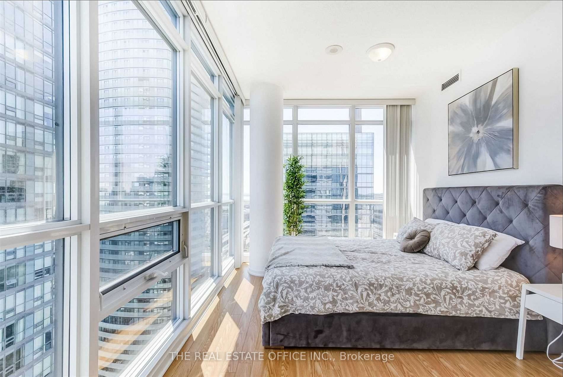 65 Bremner Boulevard, #4302