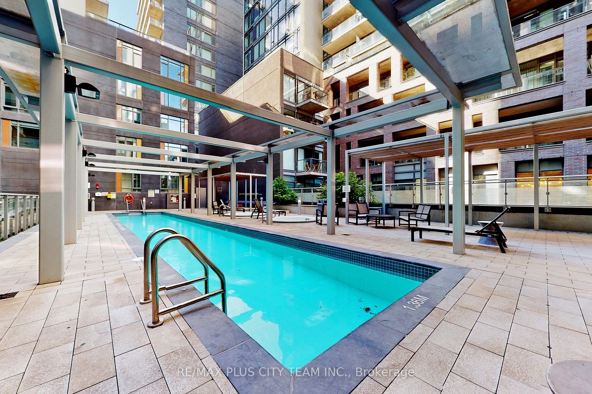 525 Adelaide St W, #1006