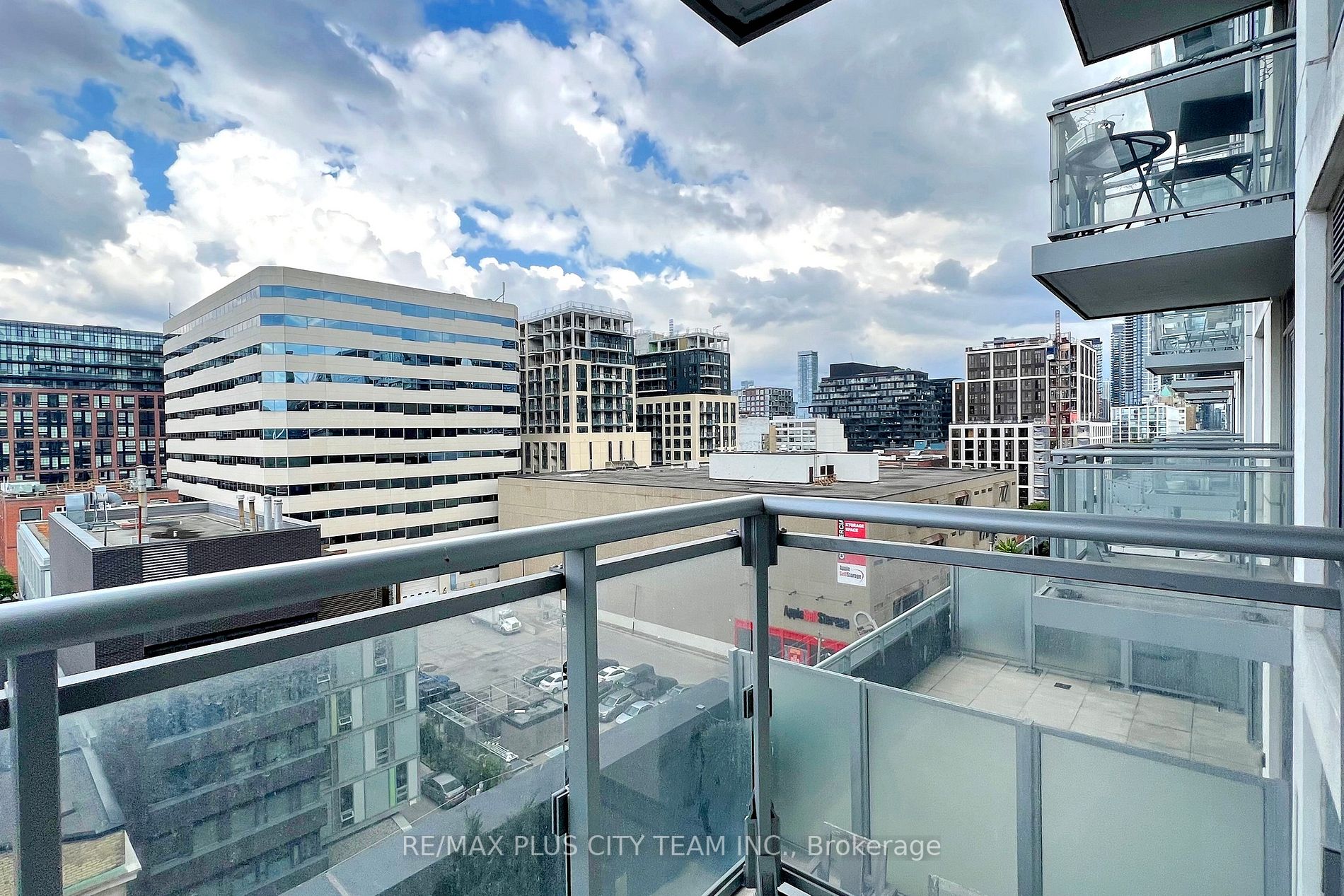 525 Adelaide St W, #1006