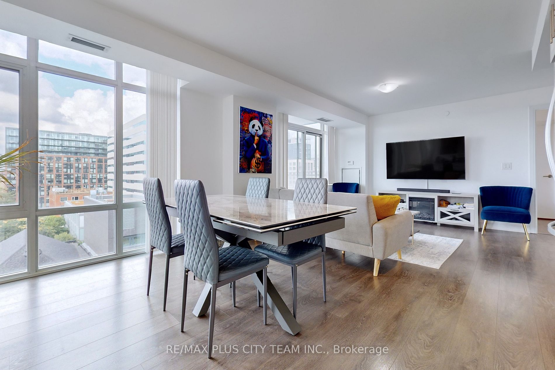525 Adelaide St W, #1006