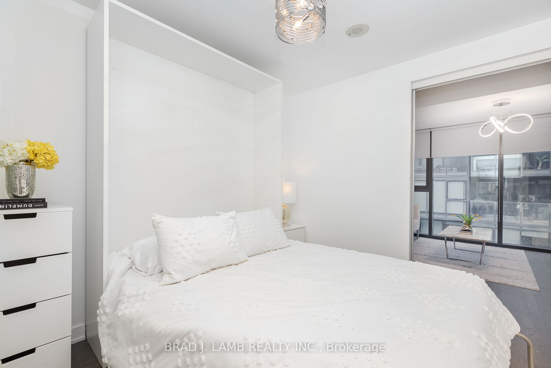 38 Stewart St, #808