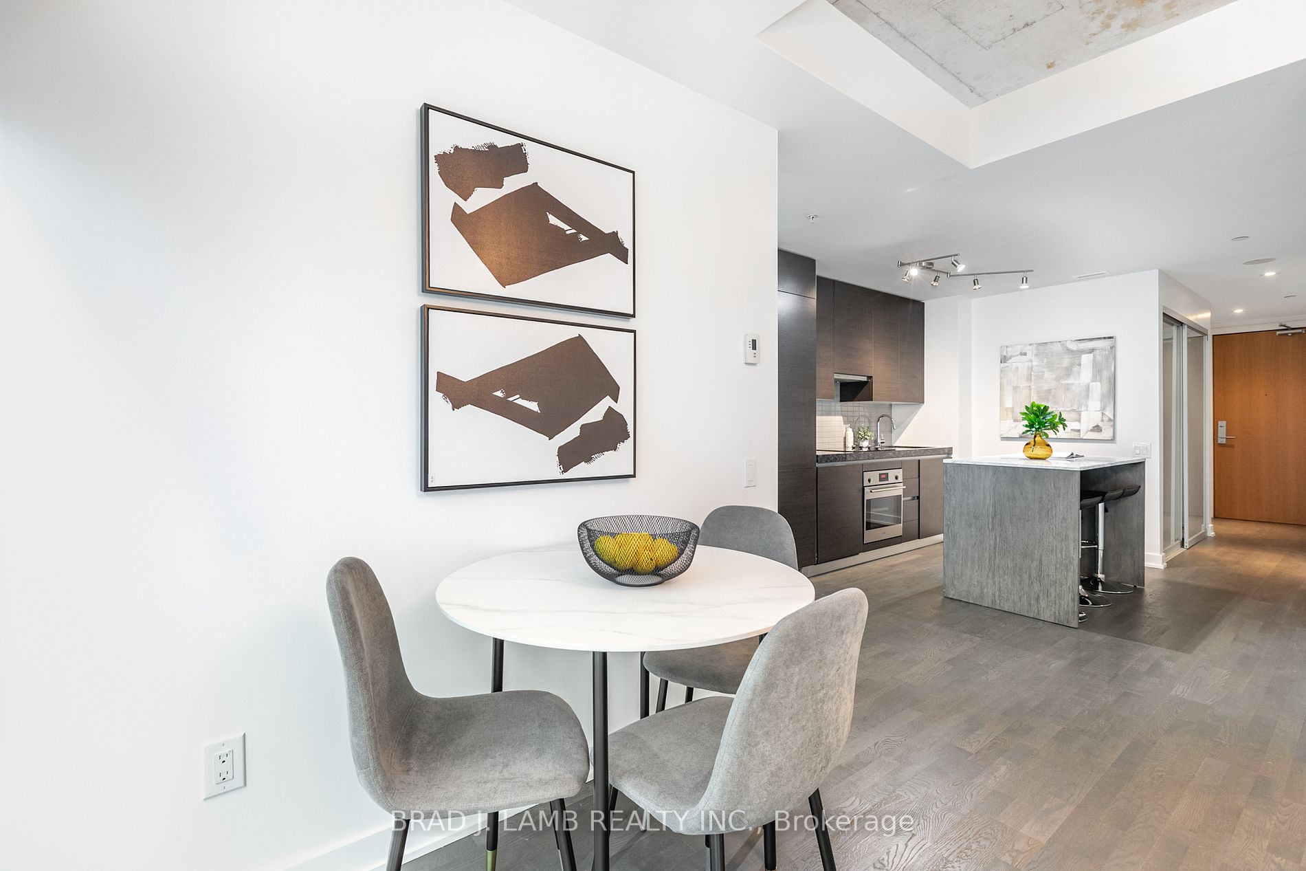 38 Stewart St, #808
