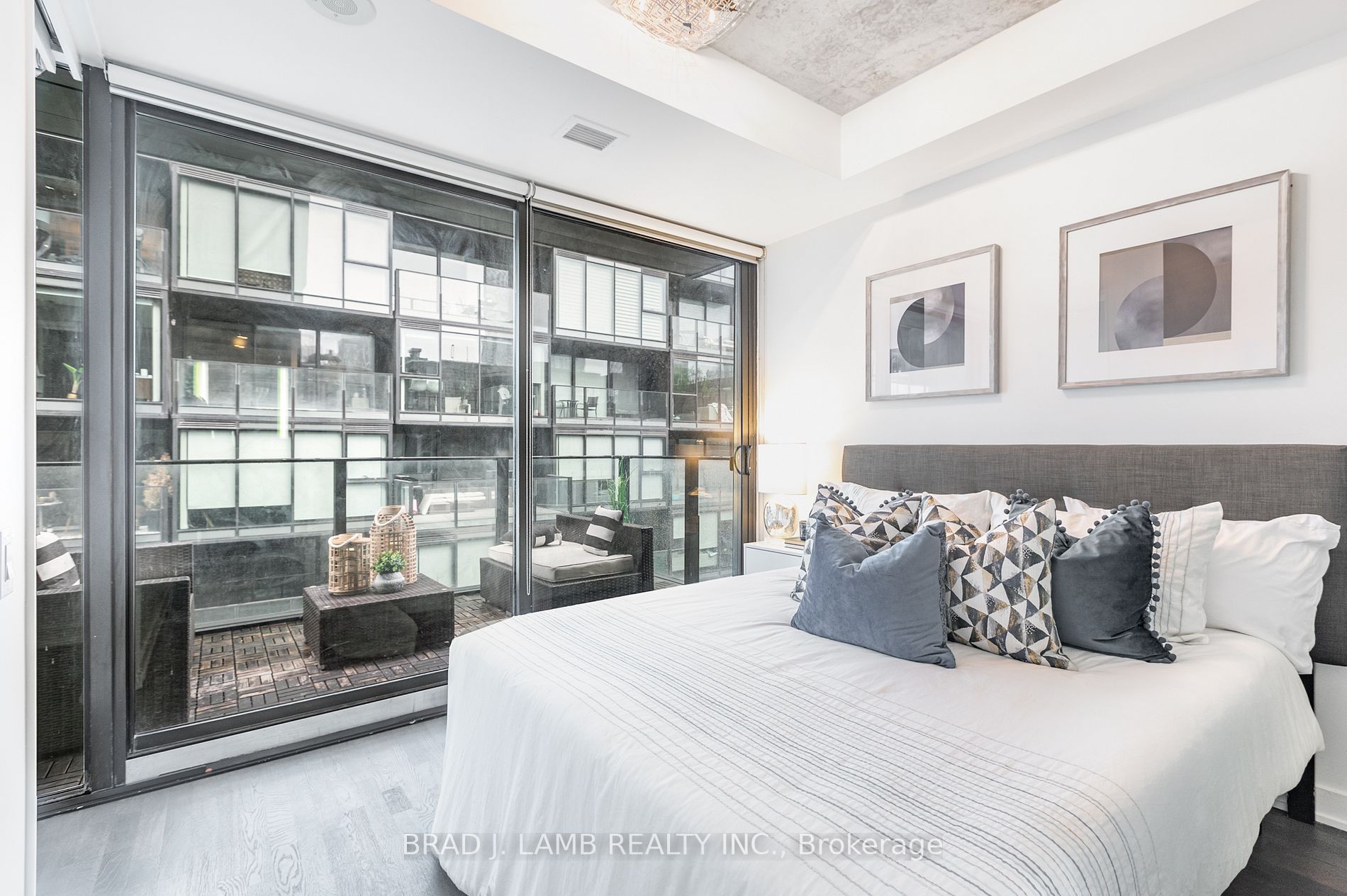 38 Stewart St, #808