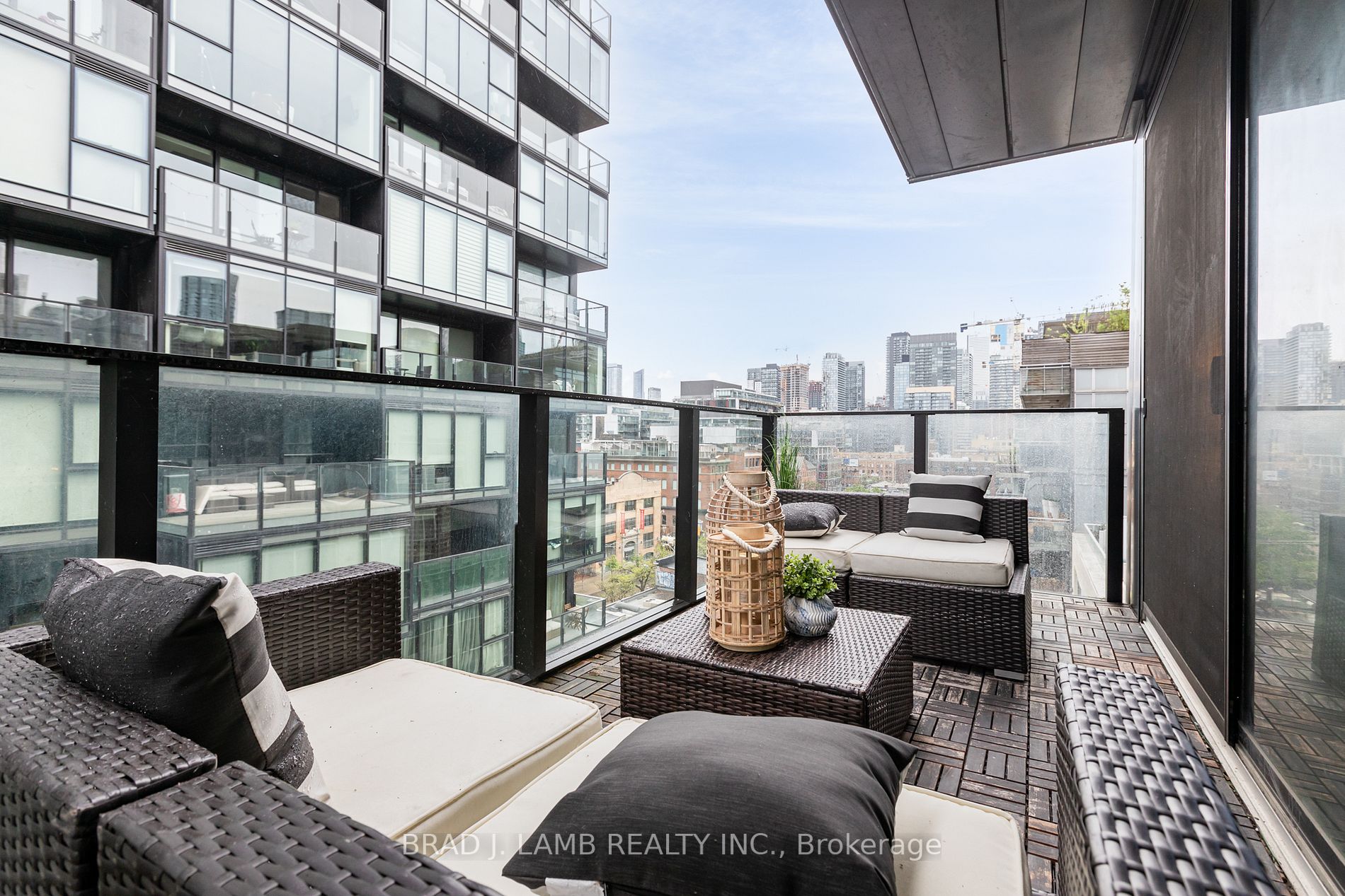 38 Stewart St, #808