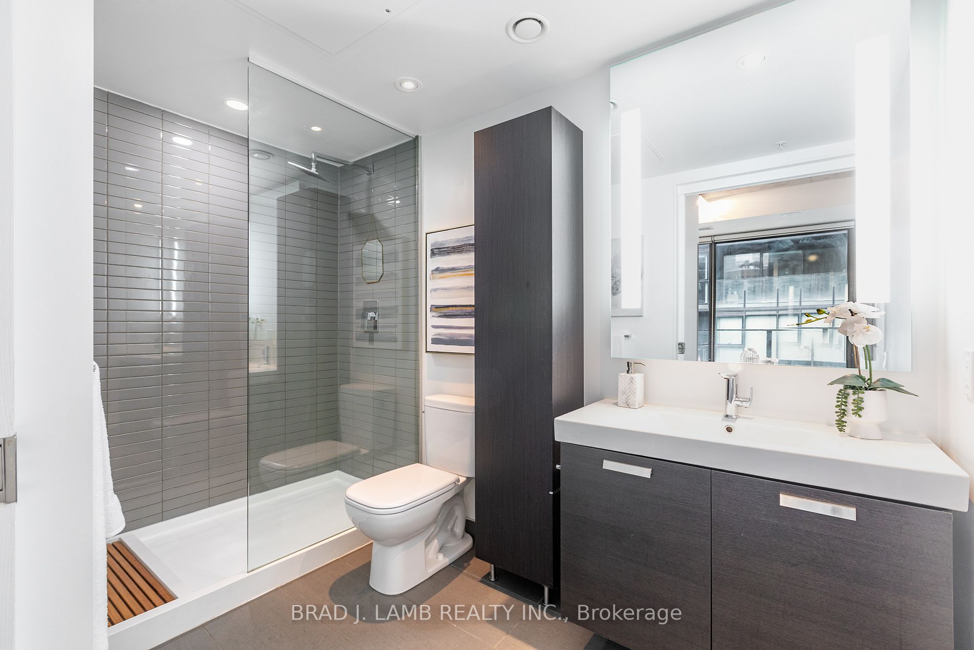 38 Stewart St, #808