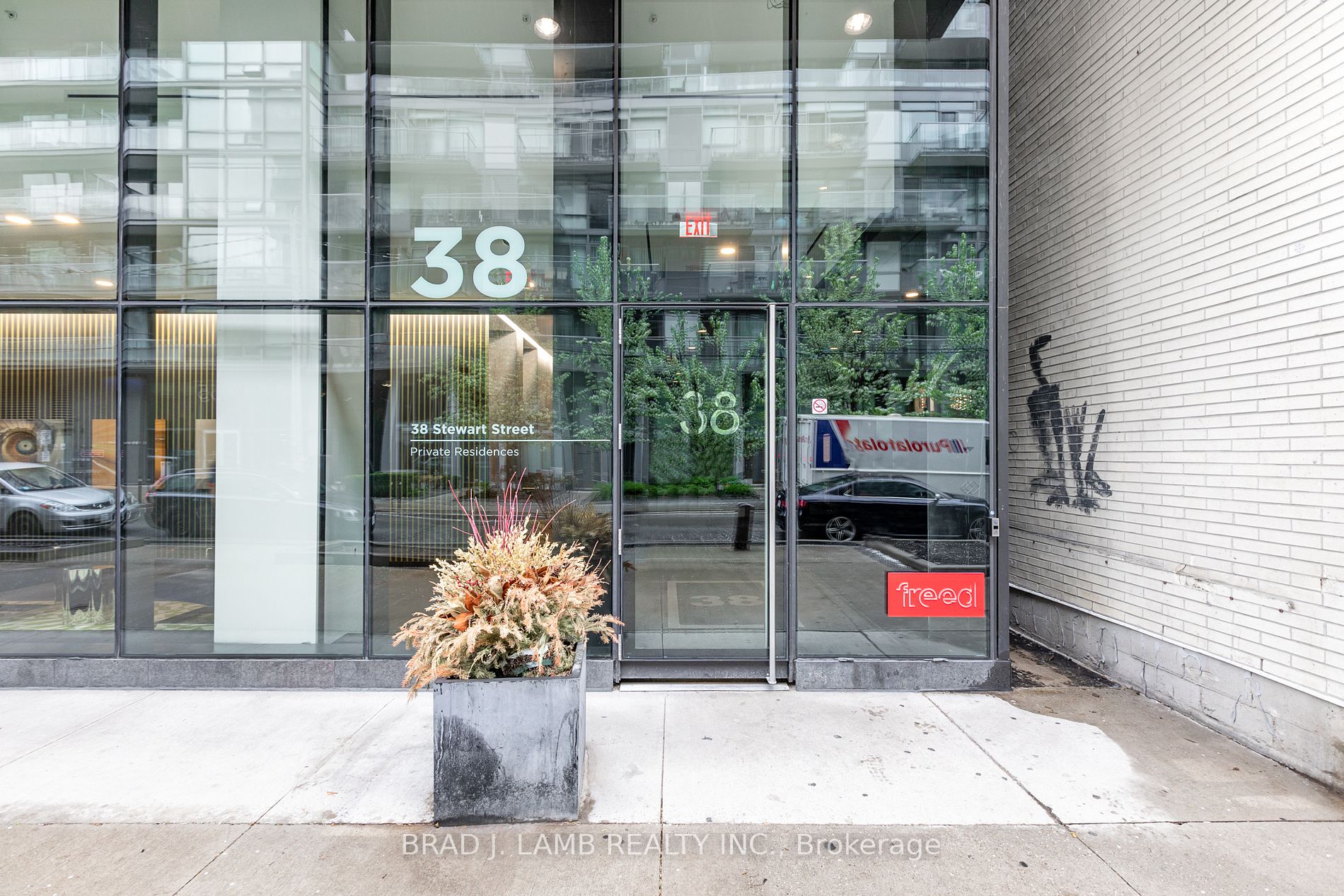38 Stewart St, #808