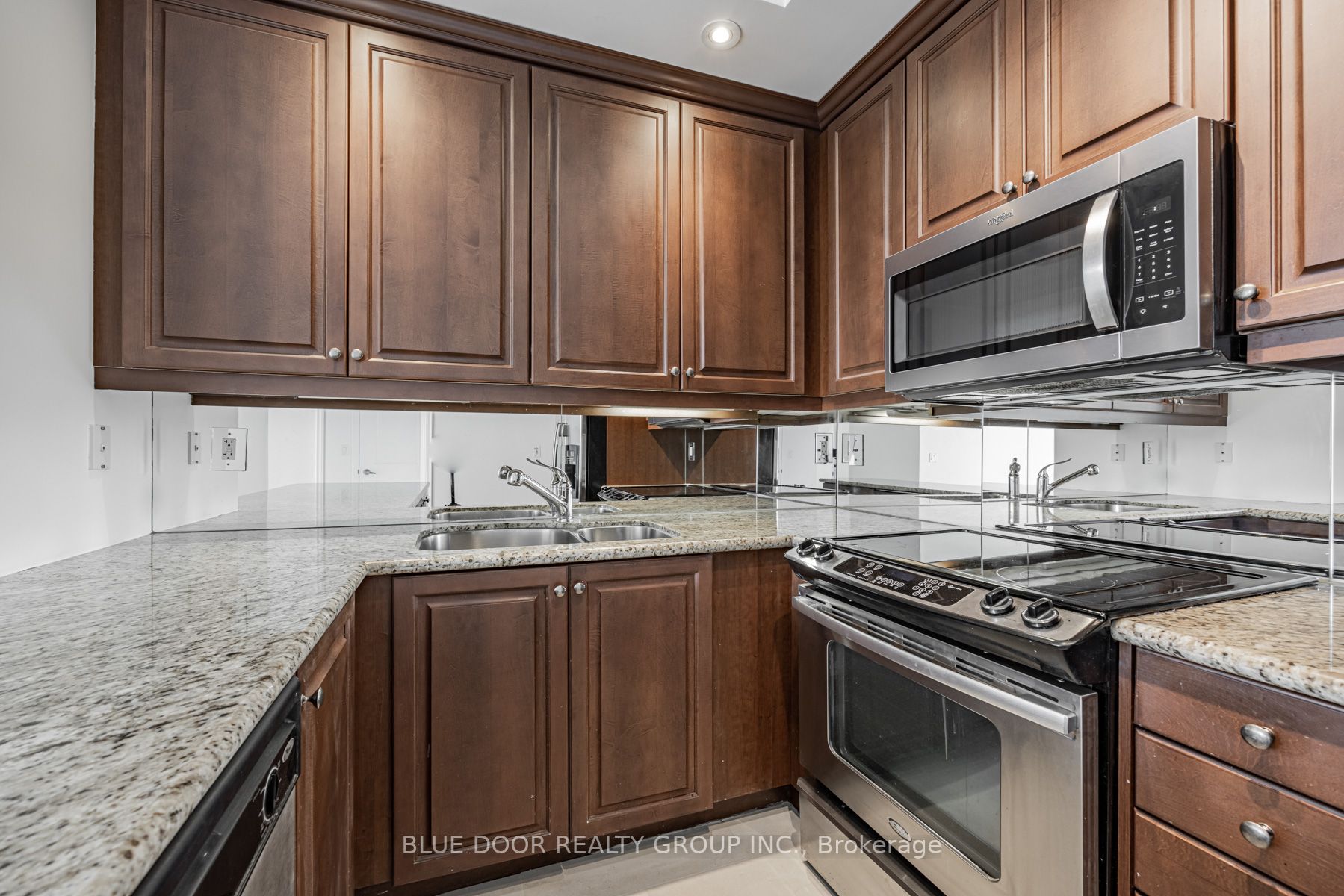 628 Fleet Street, #415