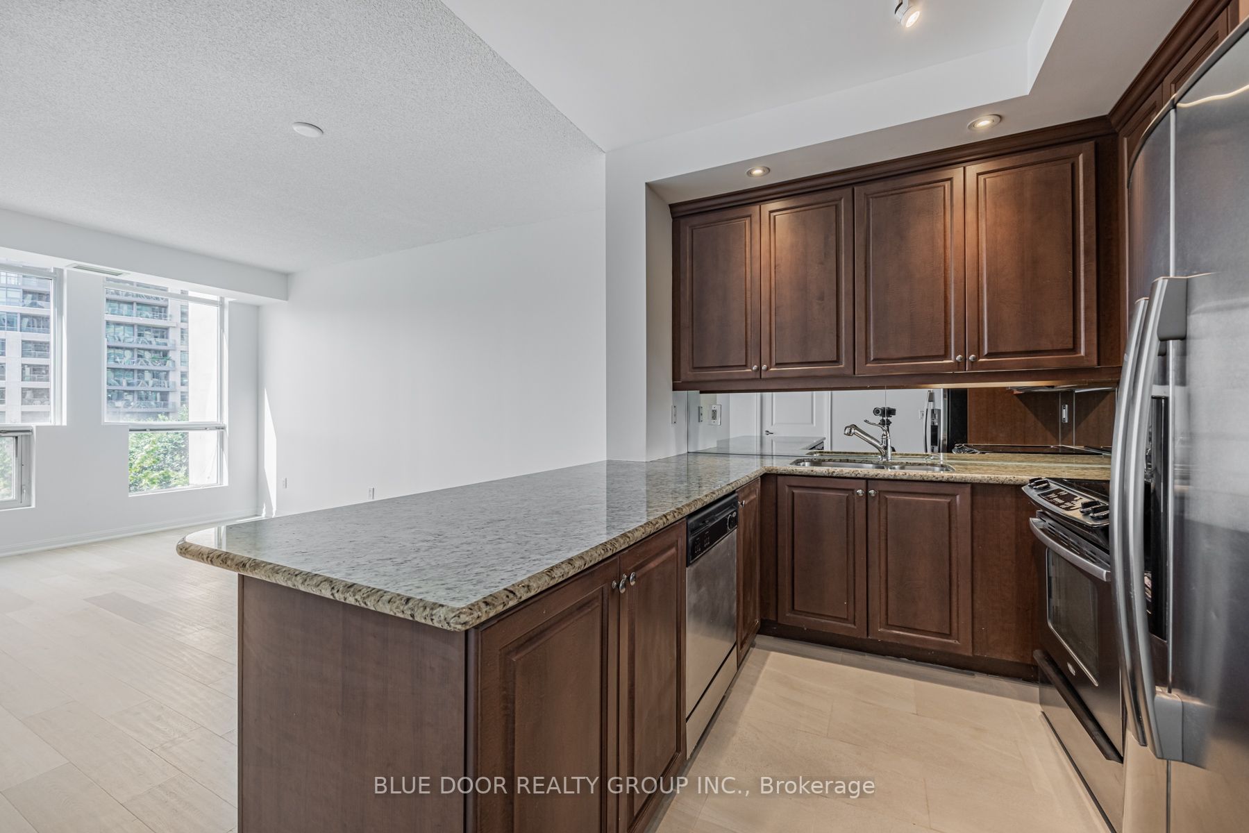 628 Fleet Street, #415