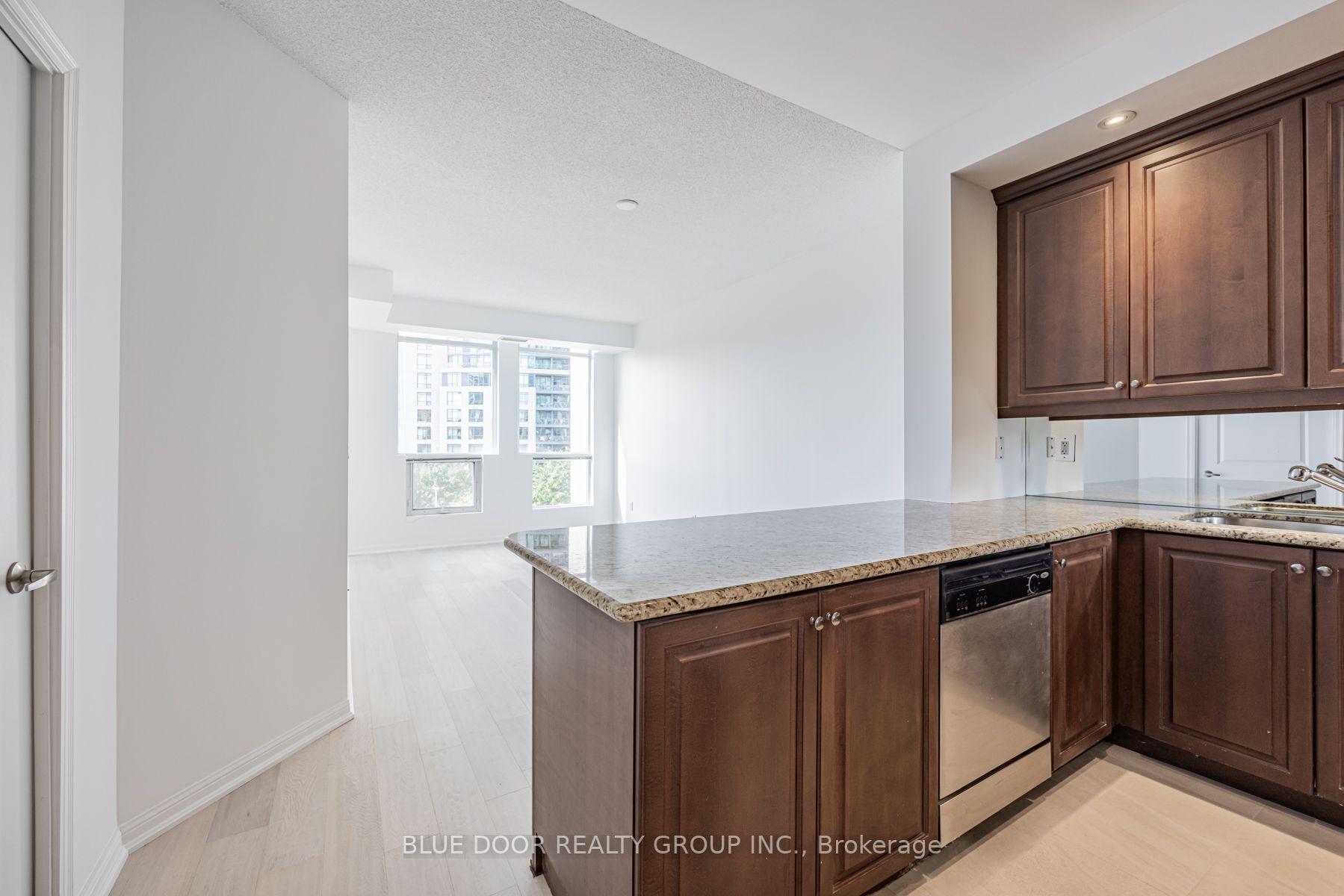 628 Fleet Street, #415