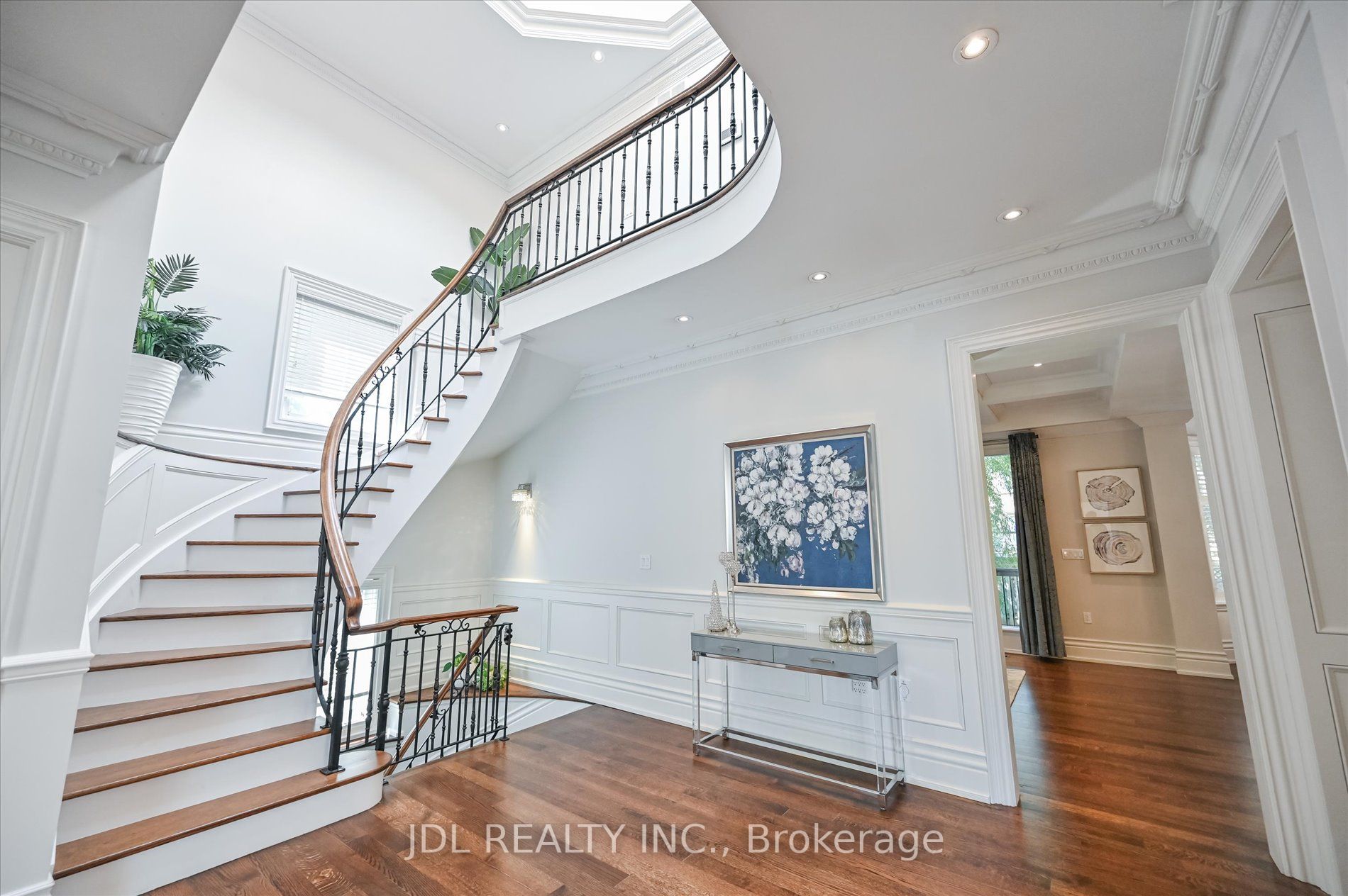124 Alfred Ave