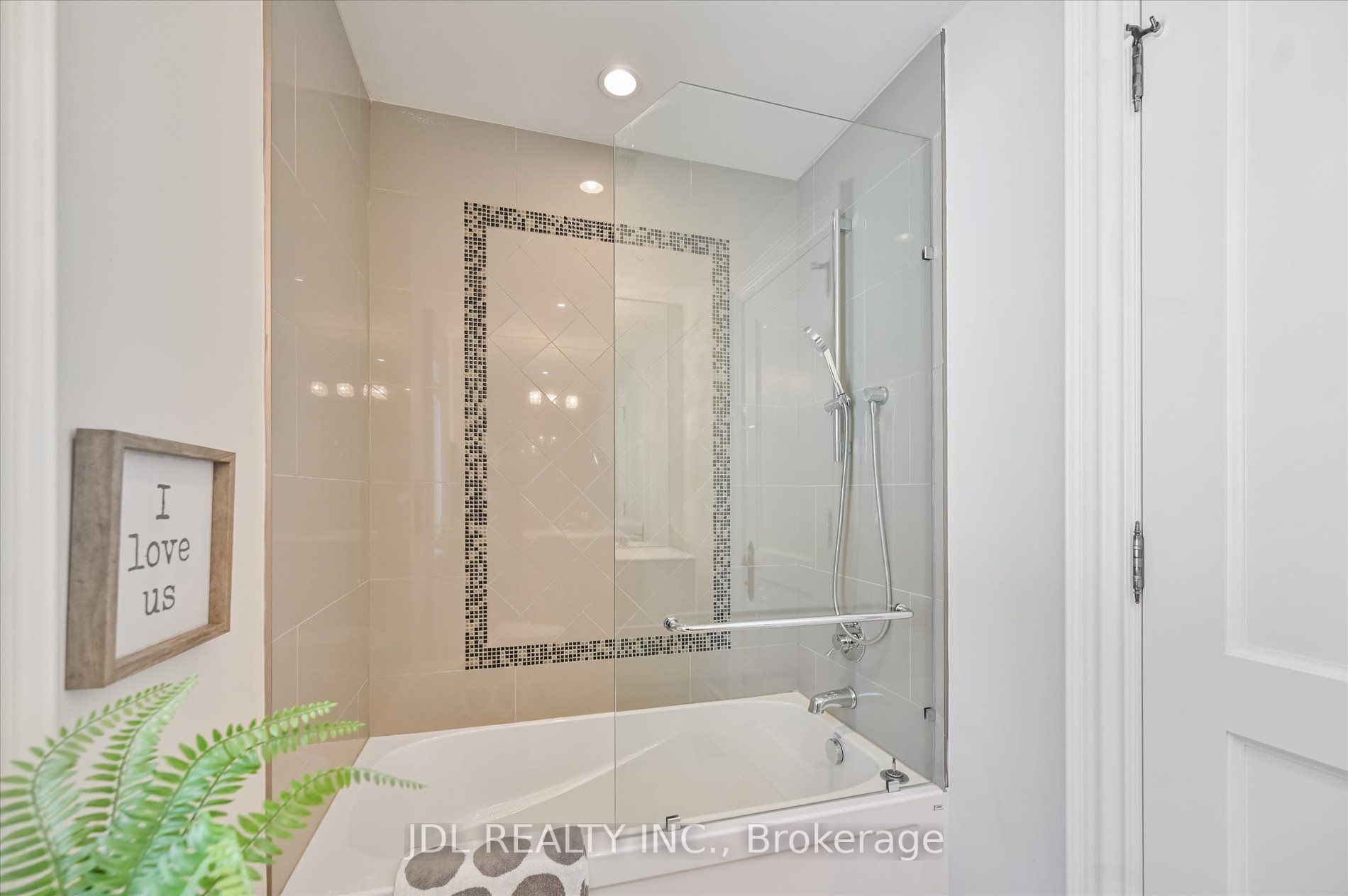 124 Alfred Ave