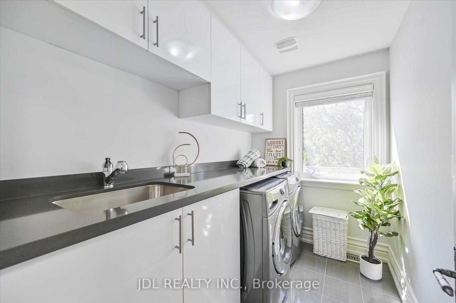 124 Alfred Ave