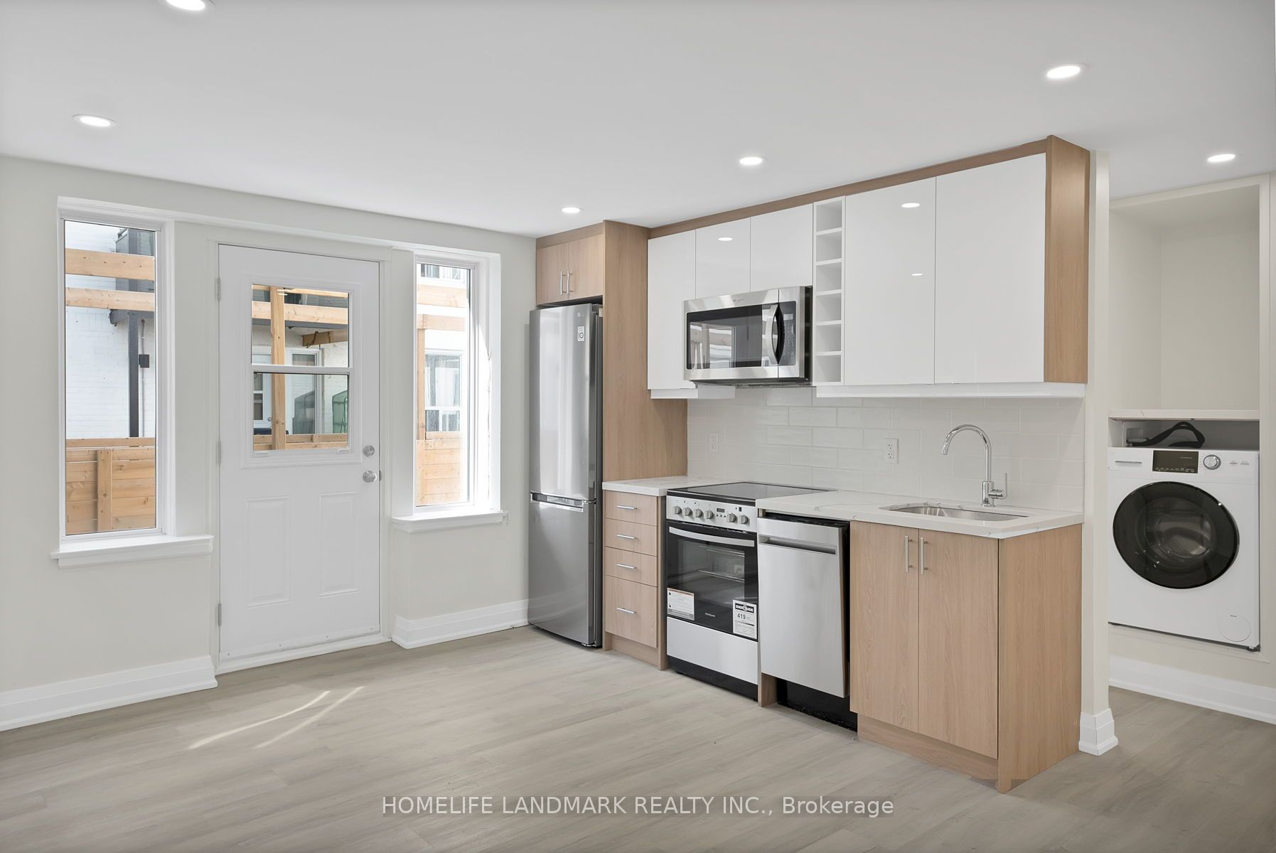 699 Eglinton Avenue W, #104