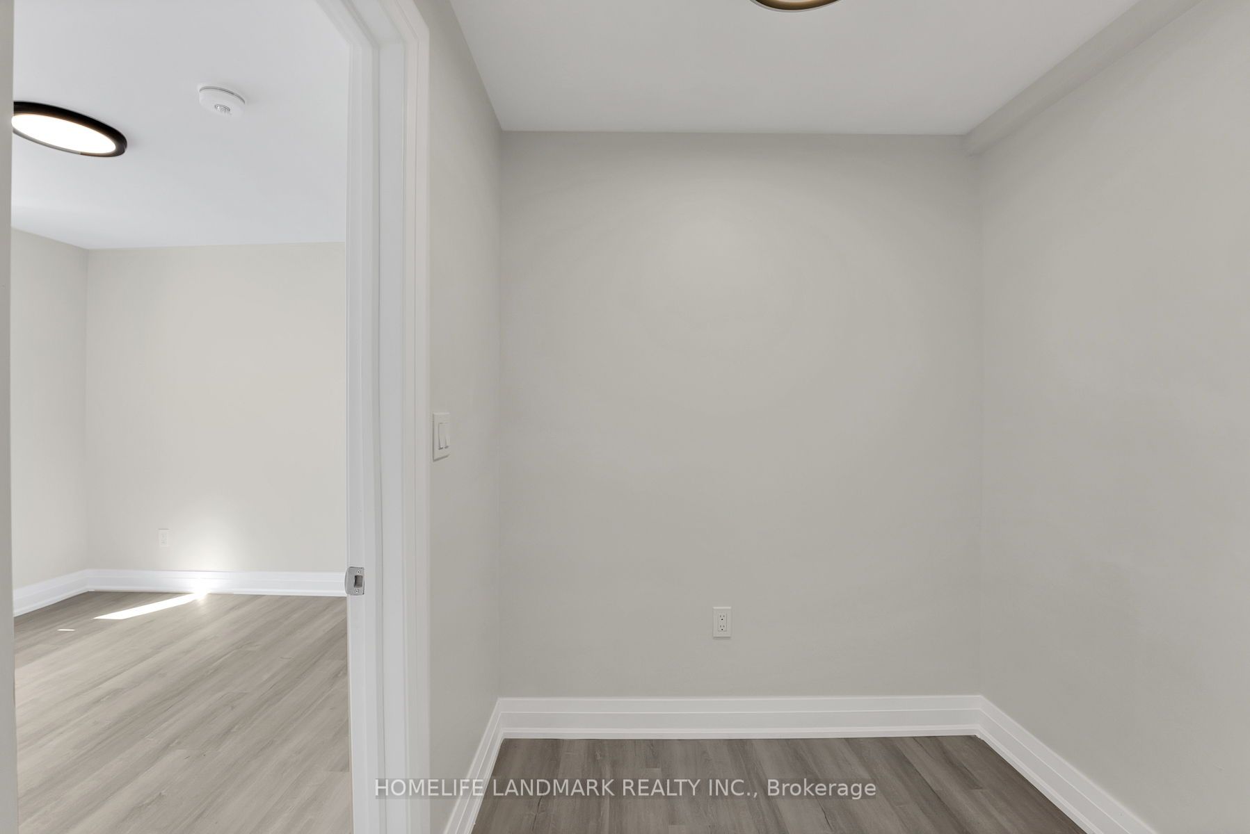699 Eglinton Avenue W, #104
