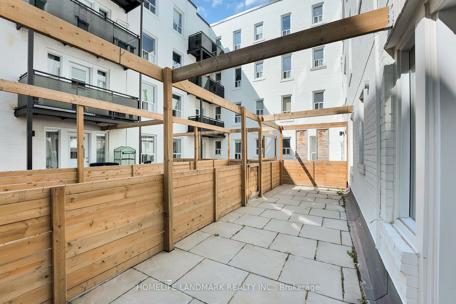 699 Eglinton Avenue W, #104