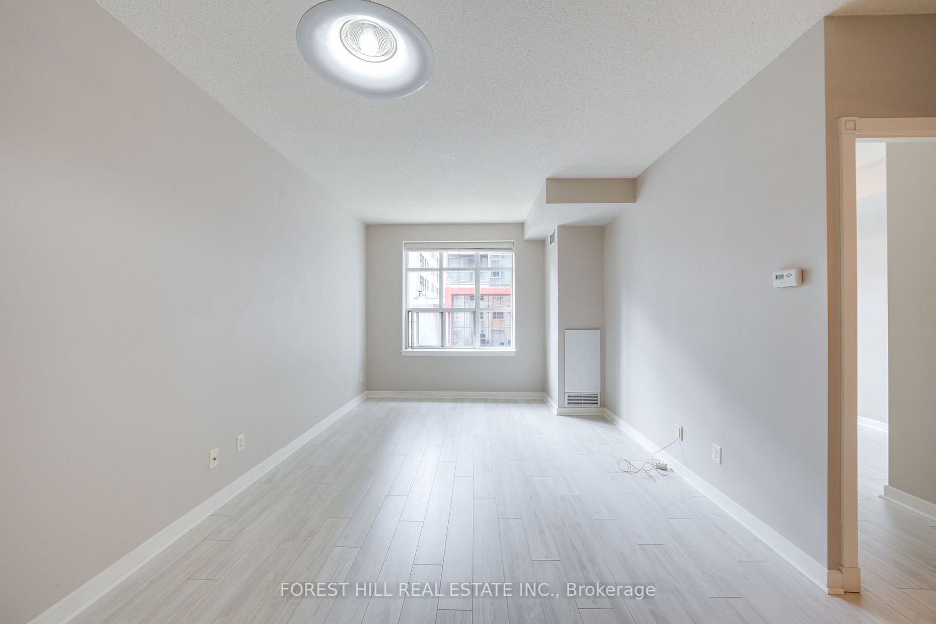 438 Richmond Street W, #219