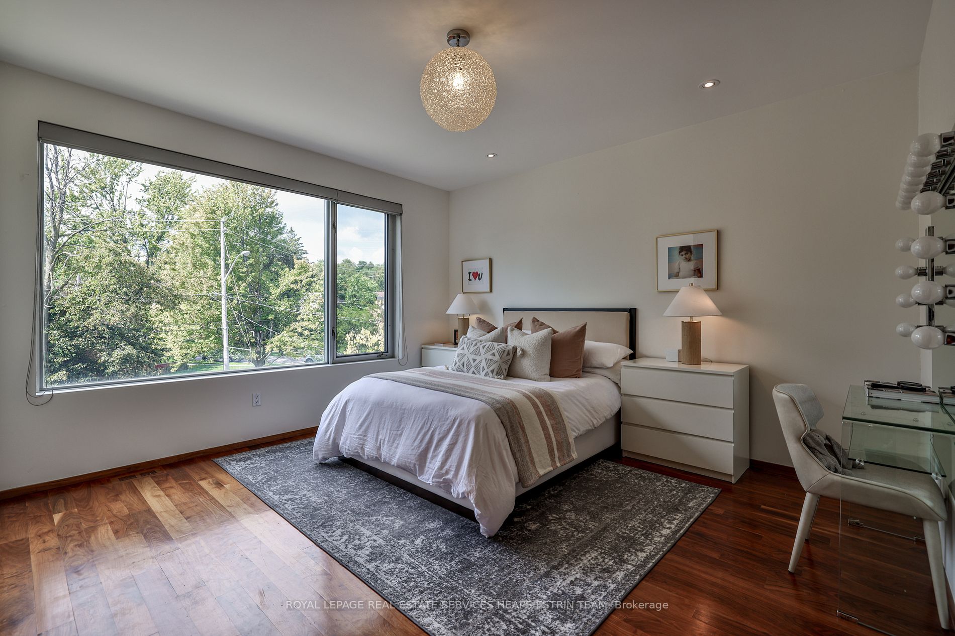 63 Douglas Cres