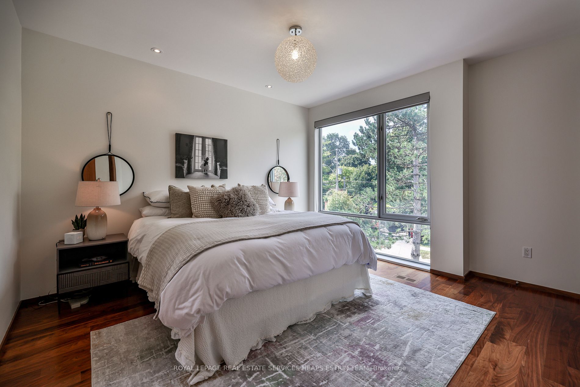 63 Douglas Cres