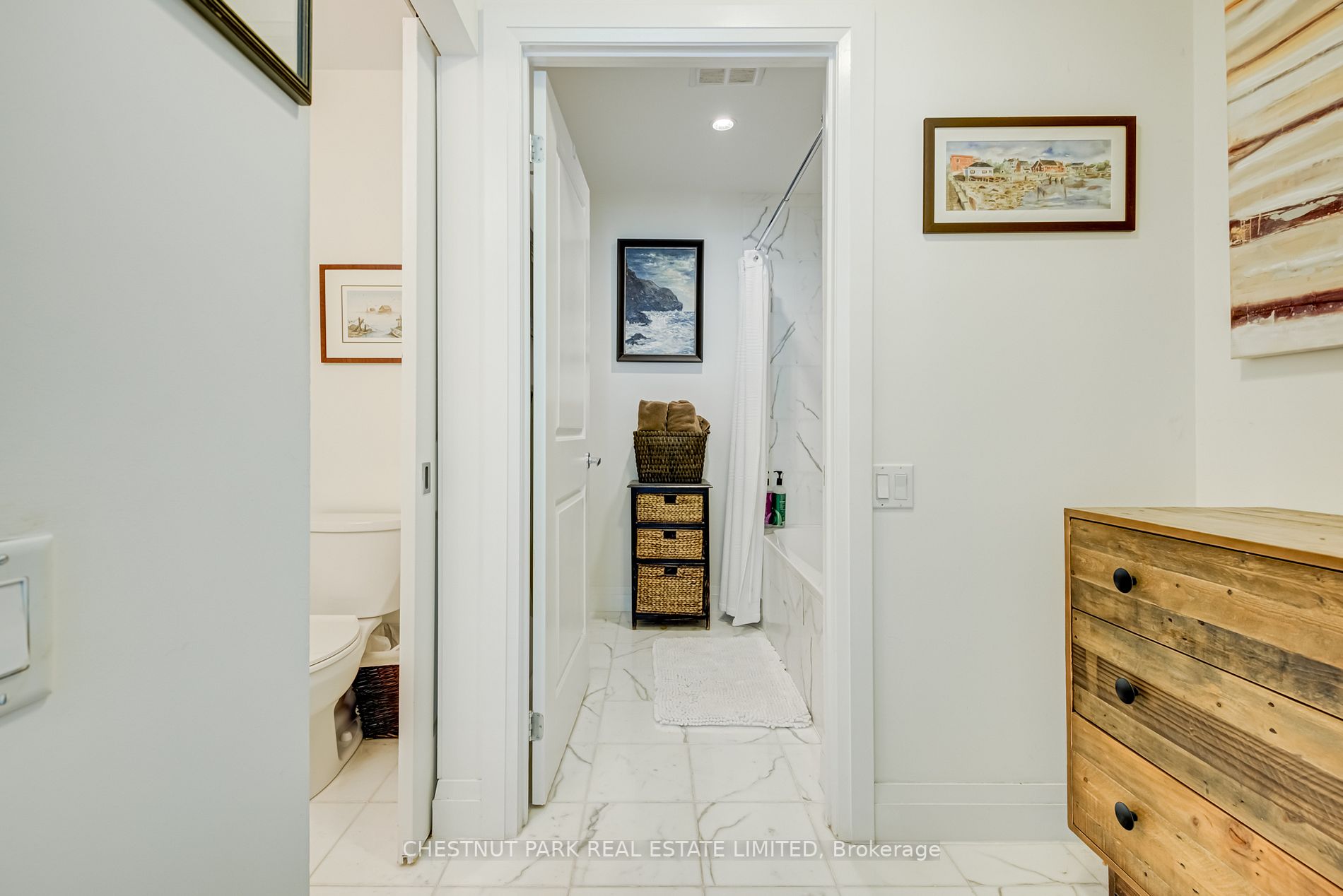 25 Scrivener Sq, #701