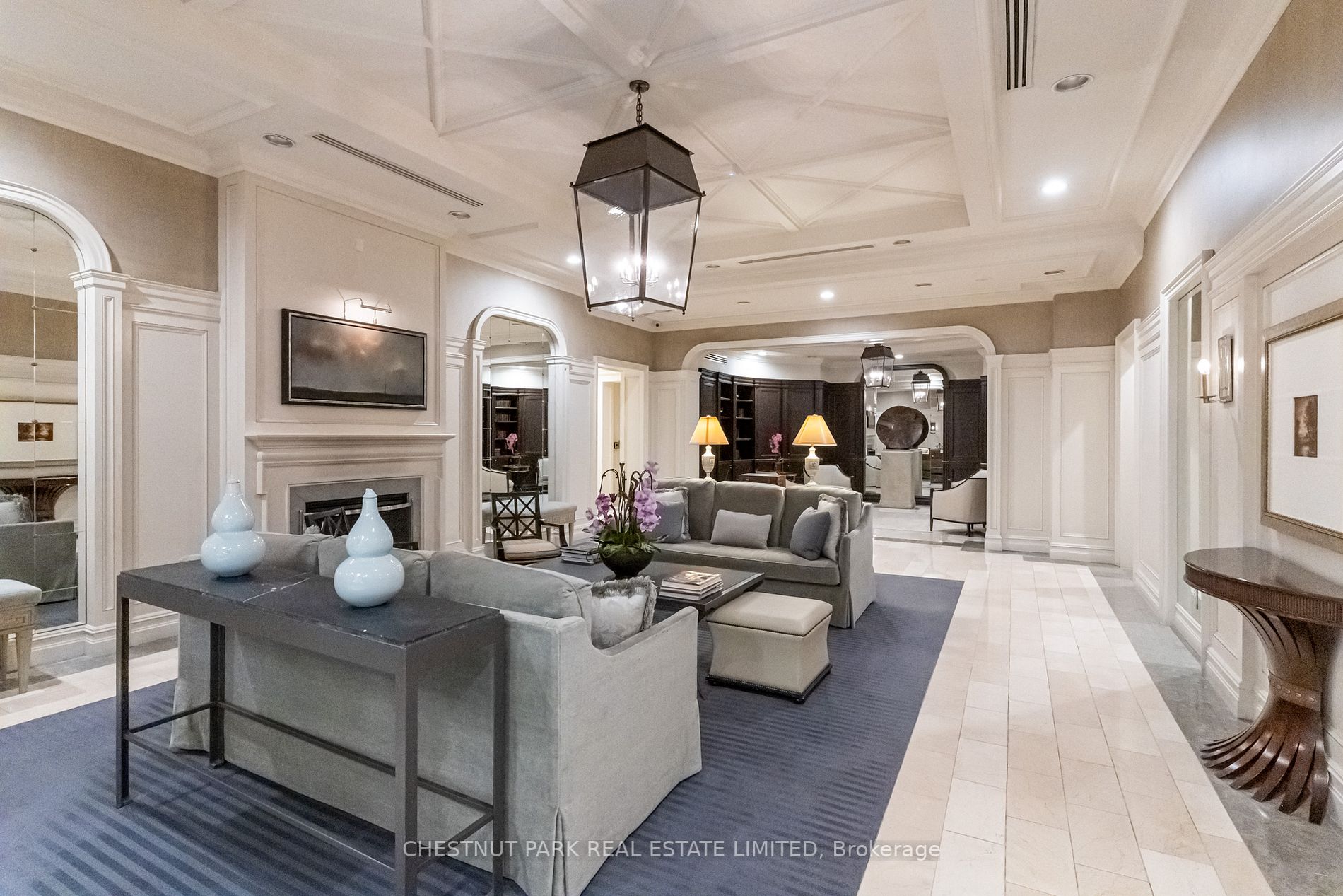 25 Scrivener Sq, #701