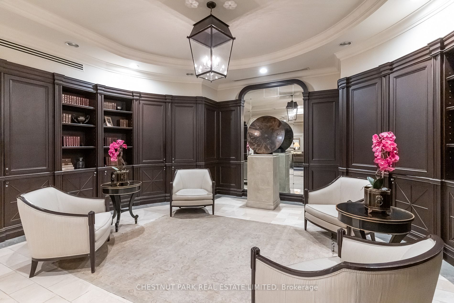 25 Scrivener Sq, #701