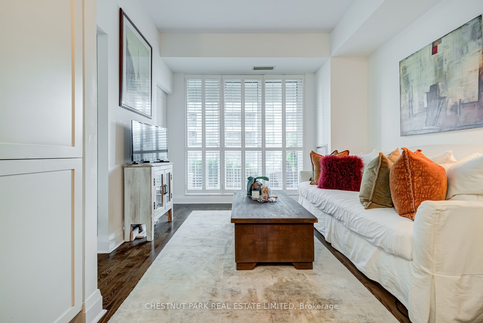 25 Scrivener Sq, #701