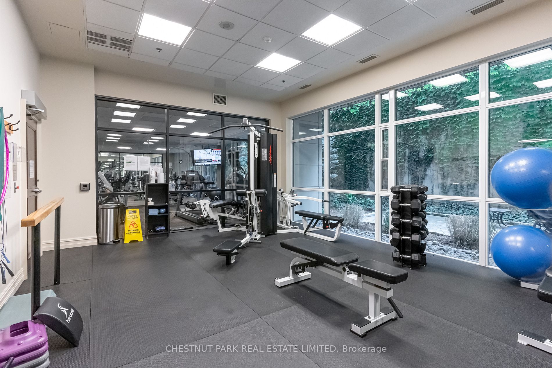 25 Scrivener Sq, #701