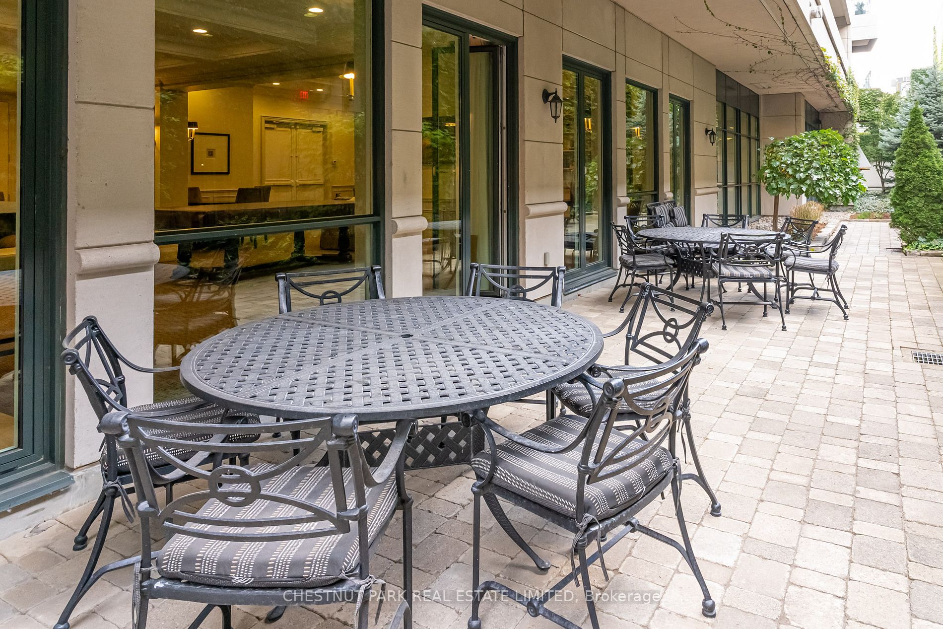 25 Scrivener Sq, #701