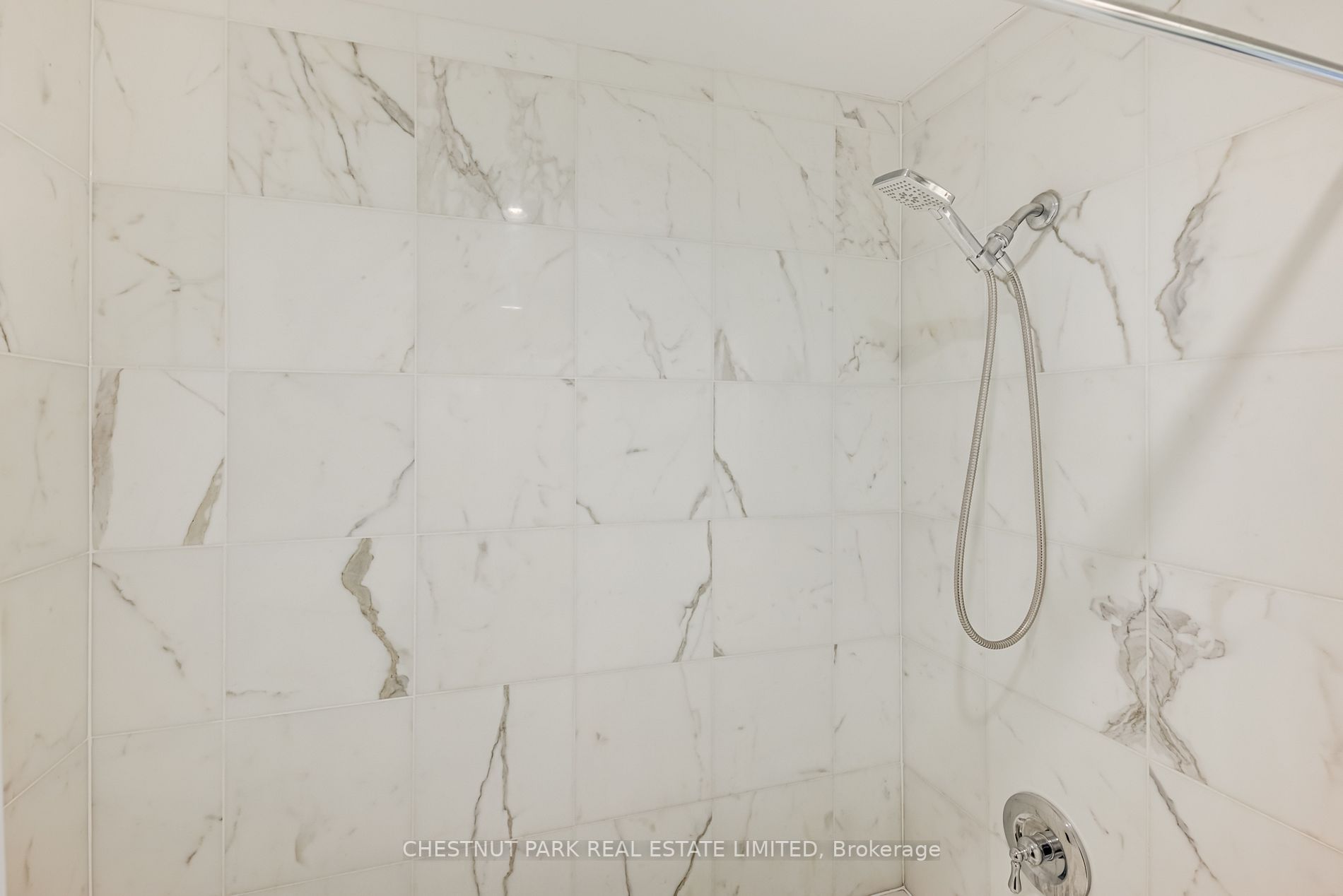 25 Scrivener Sq, #701