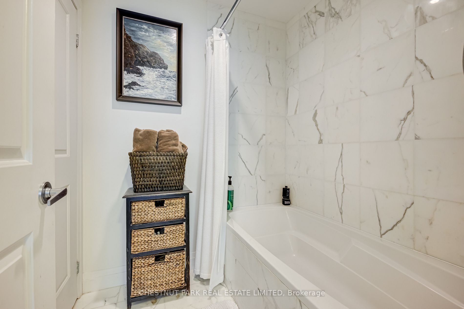25 Scrivener Sq, #701
