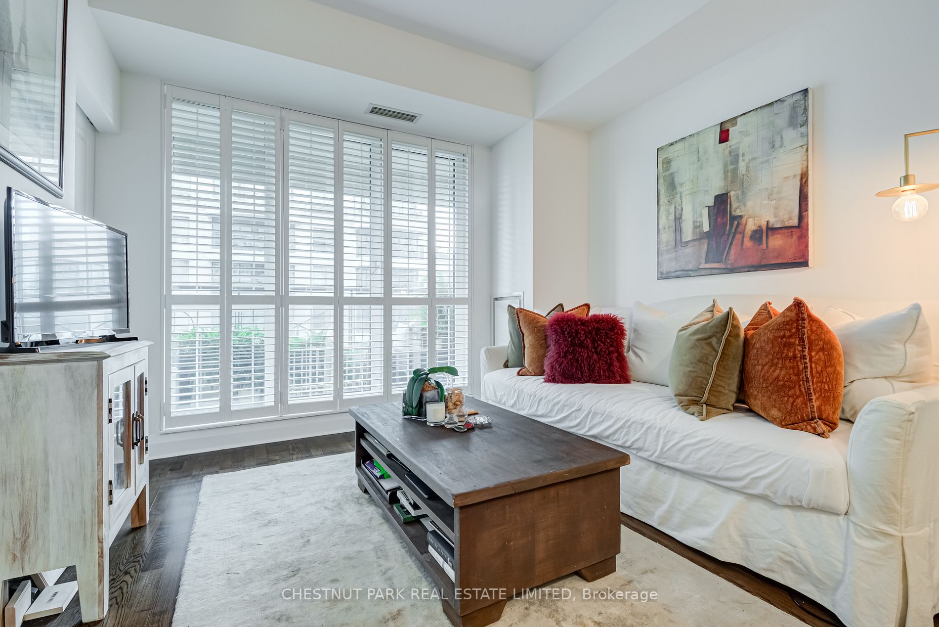 25 Scrivener Sq, #701