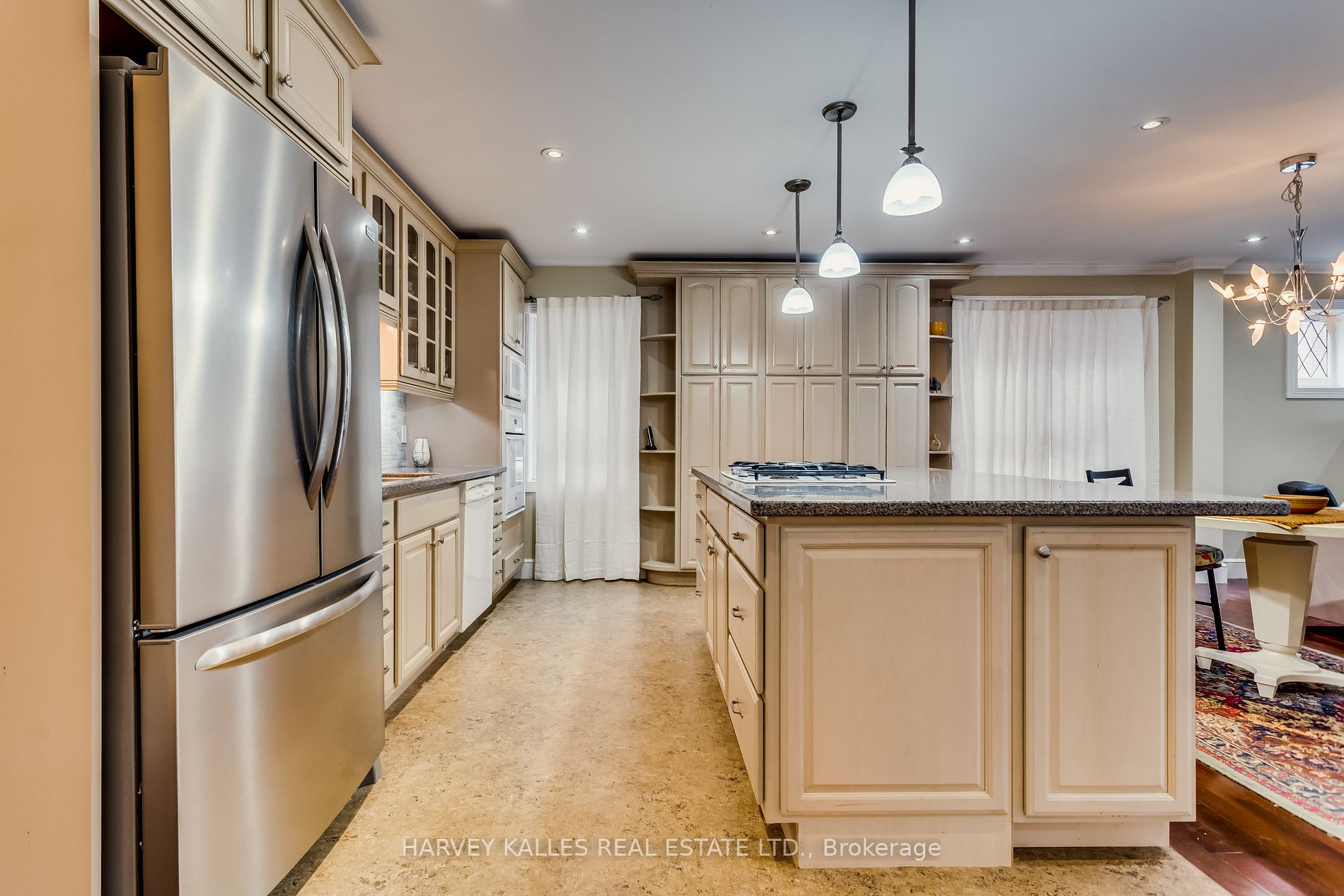 15 Braemar Avenue, #Main