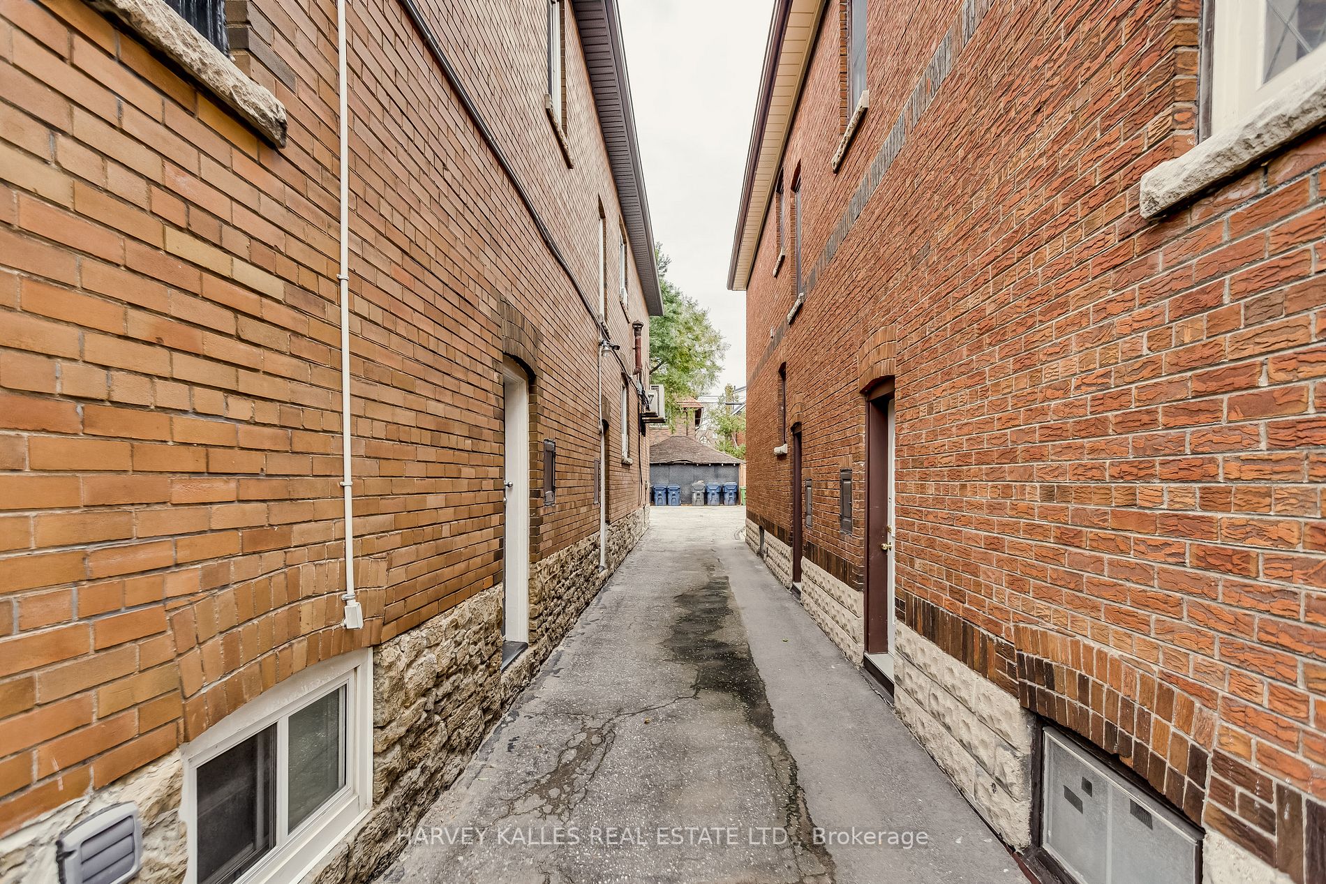 15 Braemar Avenue, #Main