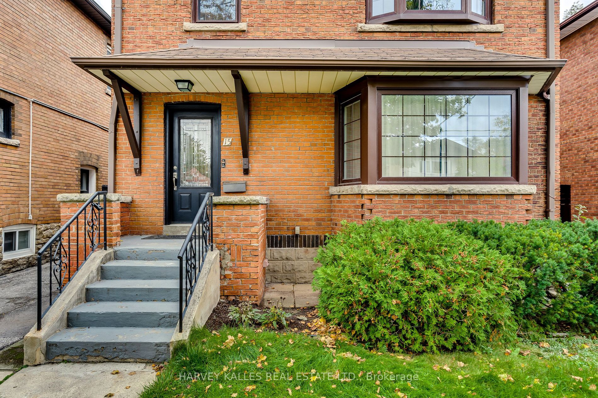 15 Braemar Avenue, #Main