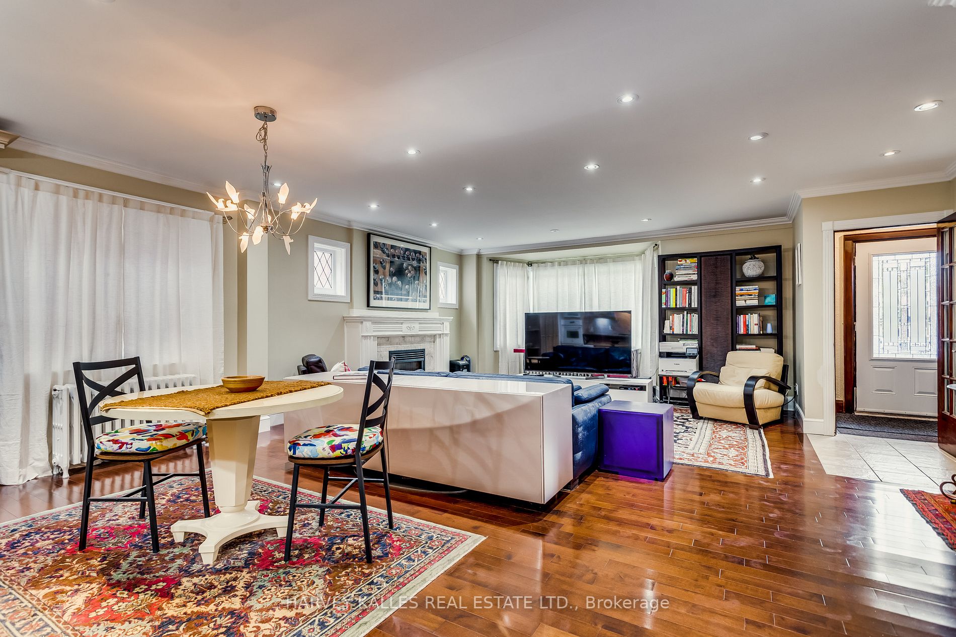 15 Braemar Avenue, #Main